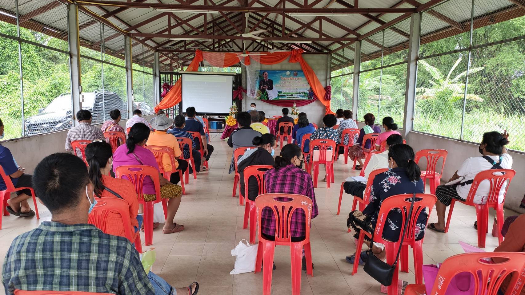 วันที่ 15 กรกฎาคม 2564 นายประหยัด ยืดยาว ประมงอำเภอเมือง ร่วมเป็นวิทยากรฝึกอบรมเกษตรกรที่เข้าร่วมโครงการ 1 ตำบล 1 กลุ่มเกษตรทฤษฎีใหม่..คลิก