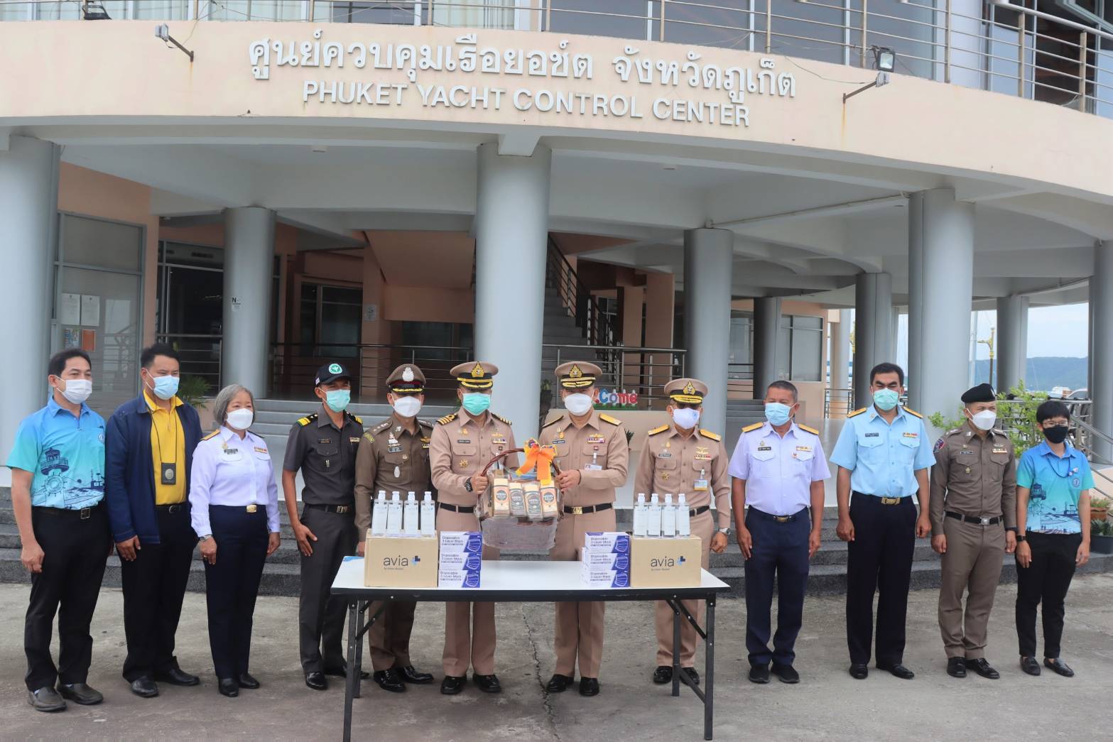 ตรวจเยี่ยมและติดตามการปฏิบัติงานของ เจ้าหน้าที่ ณ ท่าเทียบเรืออ่าวฉลอง ตามมาตรการโครงการ Phuket Sandbox..คลิก