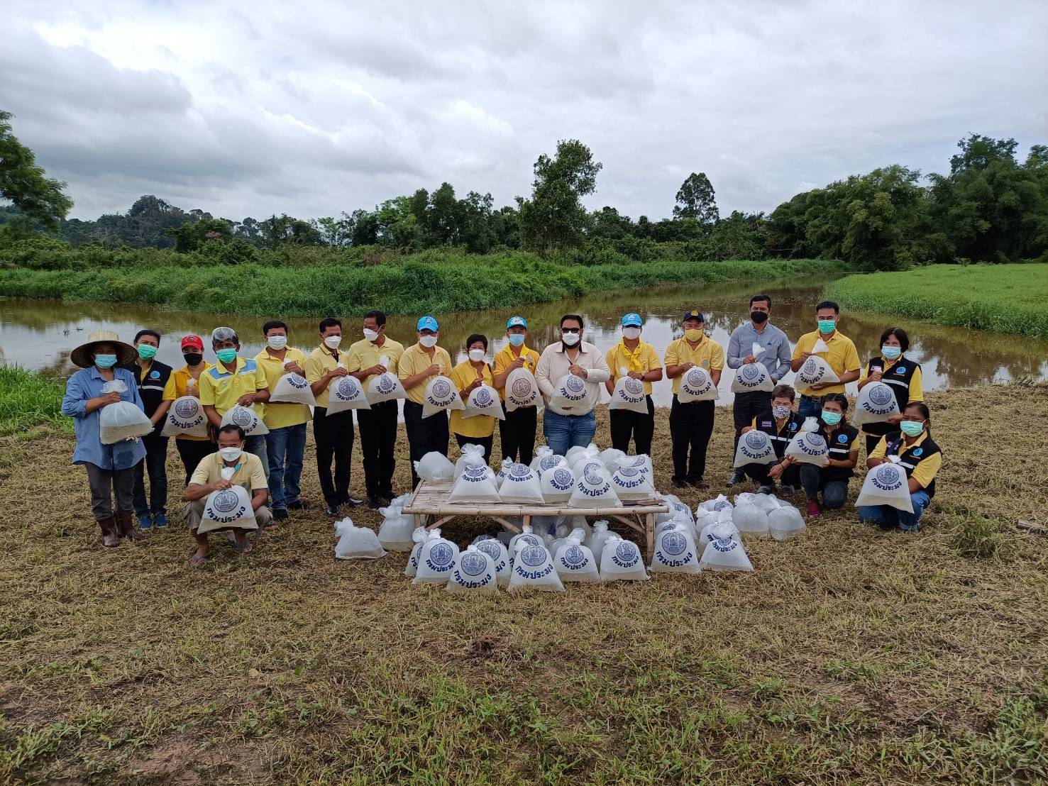 ปล่อยปลาเฉลิมพระเกียรติ สร้างความมั่นคงให้ชาวบ้านมีแหล่งอาหารสำรอง..คลิก