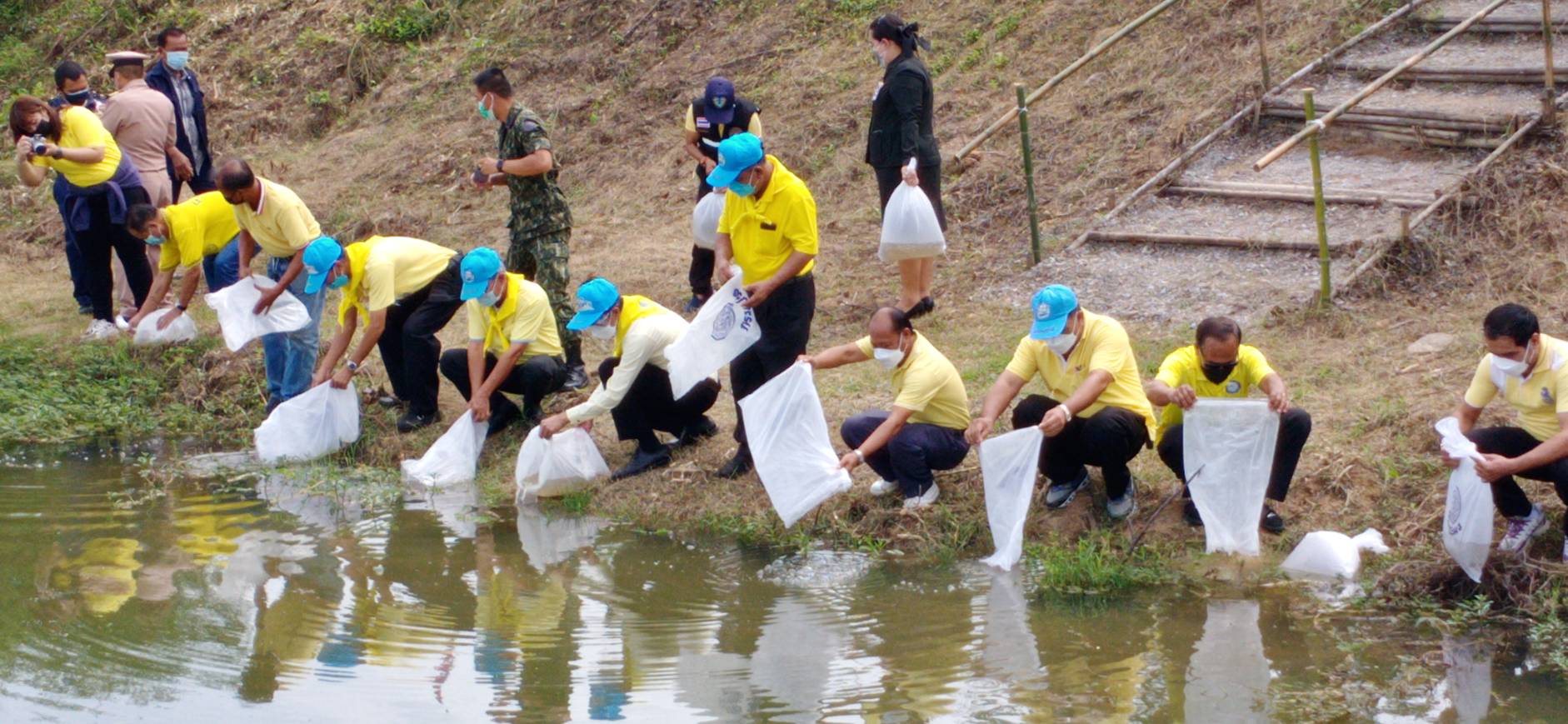 ปล่อยปลาเฉลิมพระเกียรติ สร้างความมั่นคงให้ชาวบ้านมีแหล่งอาหารสำรอง อำเภอบ้านนา..คลิก