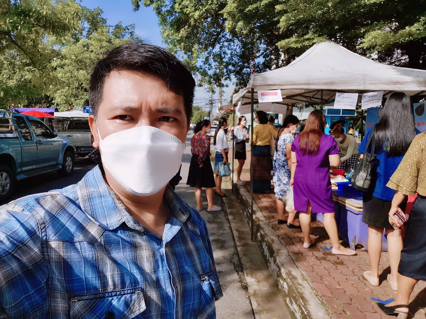 ชาวบ้านนครนายก แห่ซื้อกุ้งขาว ครึ่งตันหมดเกลี้ยงใน 3 ชั่วโมง..คลิก