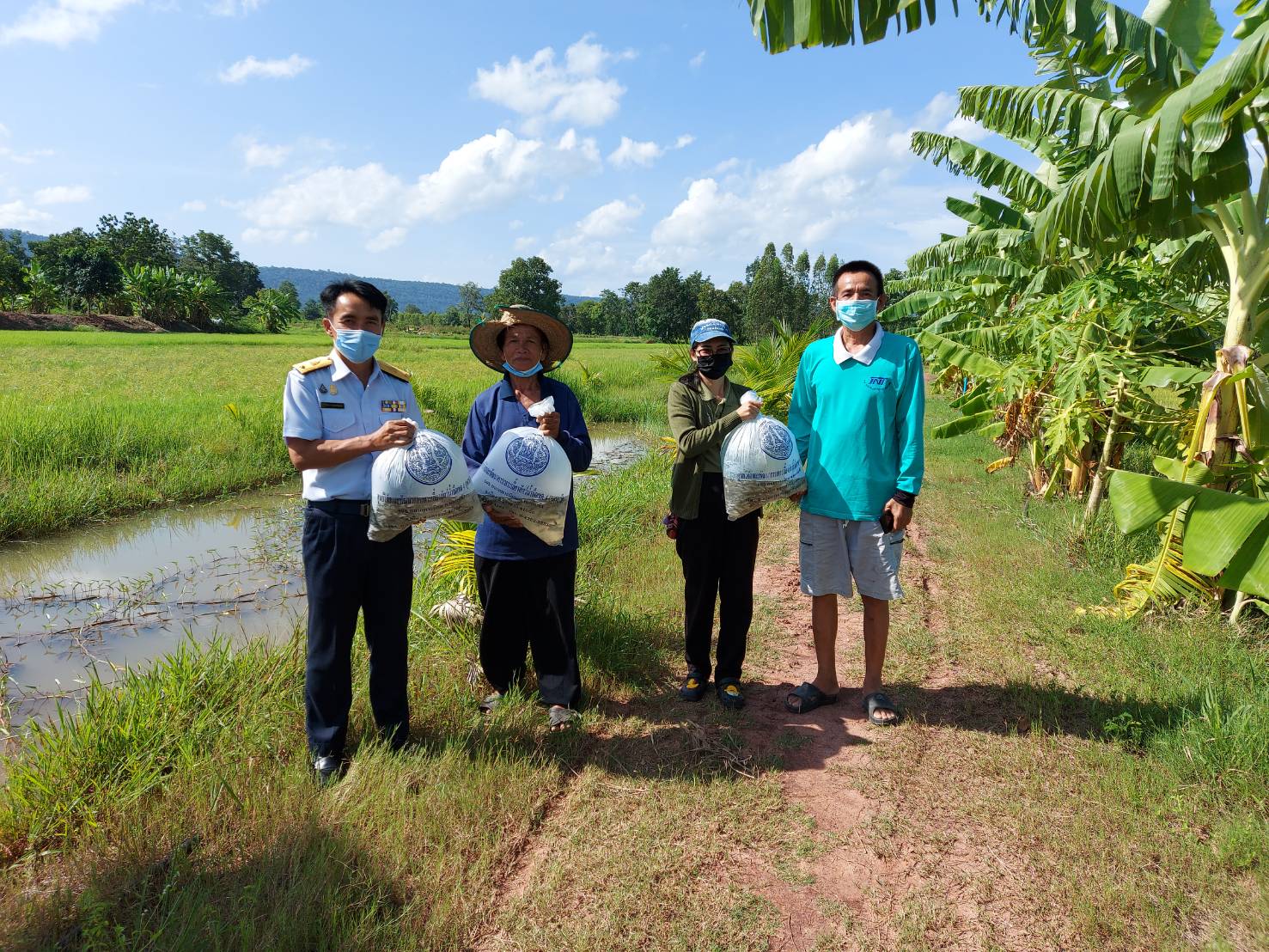 วันที่ 4 สิงหาคม 2564 นายวิทยา ประเสริฐสังข์ ประมงอำเภอโนนสัง ปฎิบัติงานตามภารกิจของอำเภอโนนสัง..คลิก