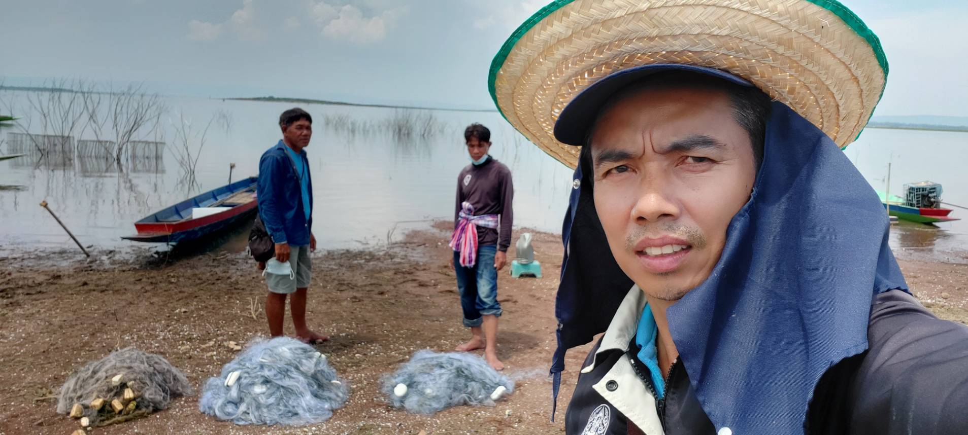 วันที่ 26 สิงหาคม 2564 ออกตรวจควบคุมทำการประมงในฤดูสัตว์น้ำมีไข่และวางไข่ (ฤดูน้ำแดง) รอบเขตอนุรักษ์สัตว์น้ำหนองเหมือดแอ่และลำพองอ่างเก็บน้ำเขื่อนอุบลรัตน์..คลิก