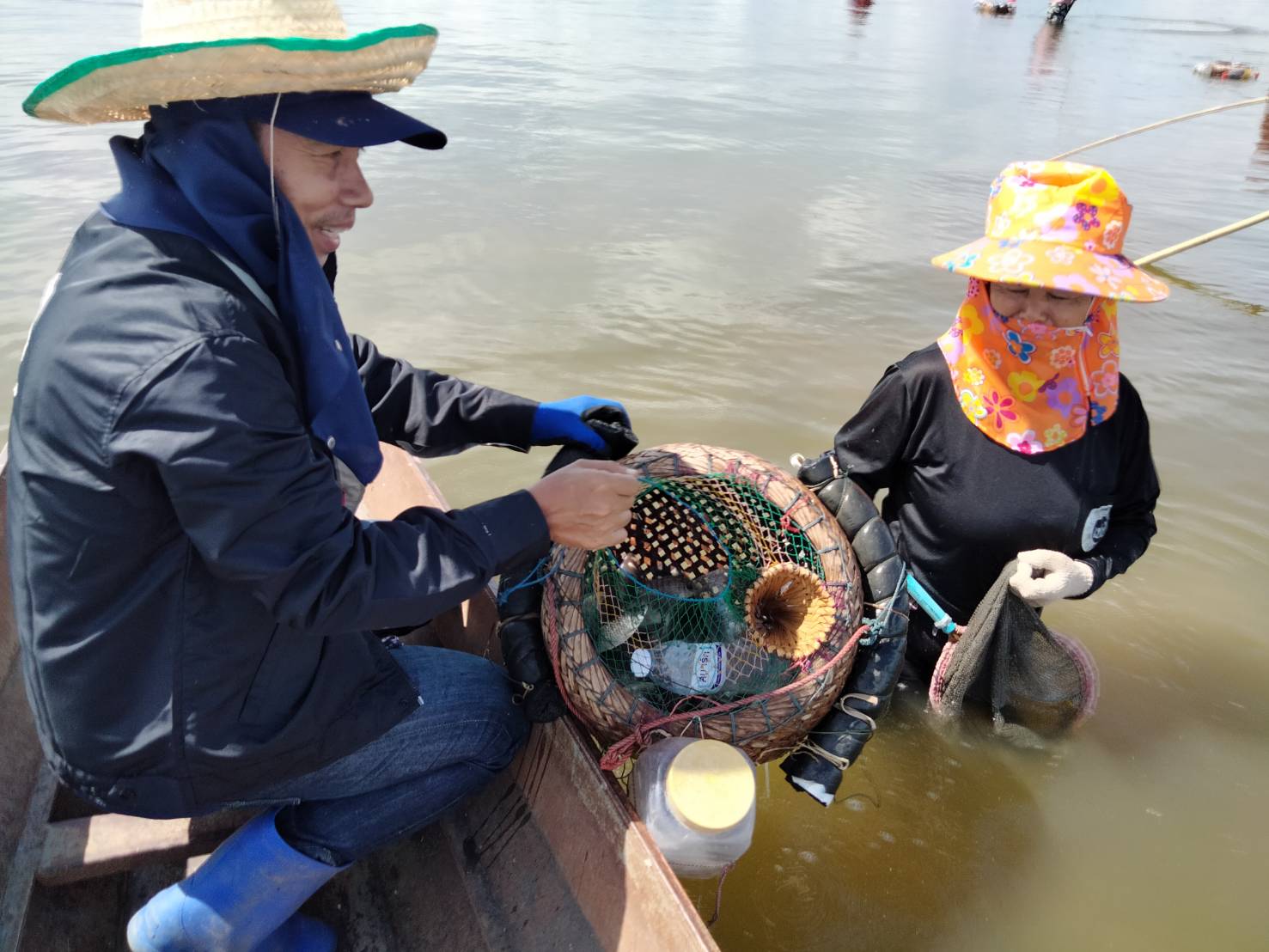 วันที่ 25 - 27 สิงหาคม 2564 นายสมจิตร์ พงษ์ภุมมา หัวหน้ากลุ่มบริหารจัดการด้านการประมง พร้อมด้วยนายวิทยา ประเสริฐสังข์ ประมงอำเภอโนนสัง และเจ้าหน้าที่จากสำนักงานประมงจังหวัดหนองบัวลำภู ร่วมกับอาสาสมัครอนุรักษ์สัตว์น้ำ ออกตรวจตราควบคุมการทำการประมงในอ่างเก็บน้ำเขื่อนอุบลรัตน์เขตท้องที่ลำน้ำพอง..คลิก