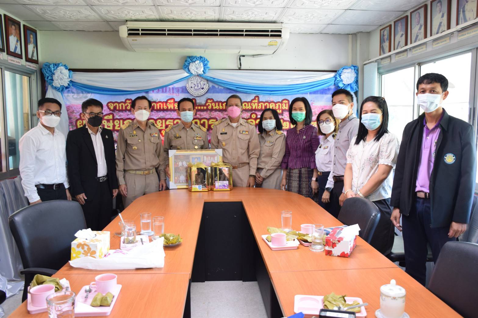 วันที่ ๒๙ กันยายน ๒๕๖๔  สำนักงานประมงจังหวัดหนองบัวลำภู มอบของที่ระลึกให้แก่ ปฏิรูปที่ดินจังหวัดหนองบัวลำภูเนื่องในวาระเกษียณอายุราชการ..คลิก