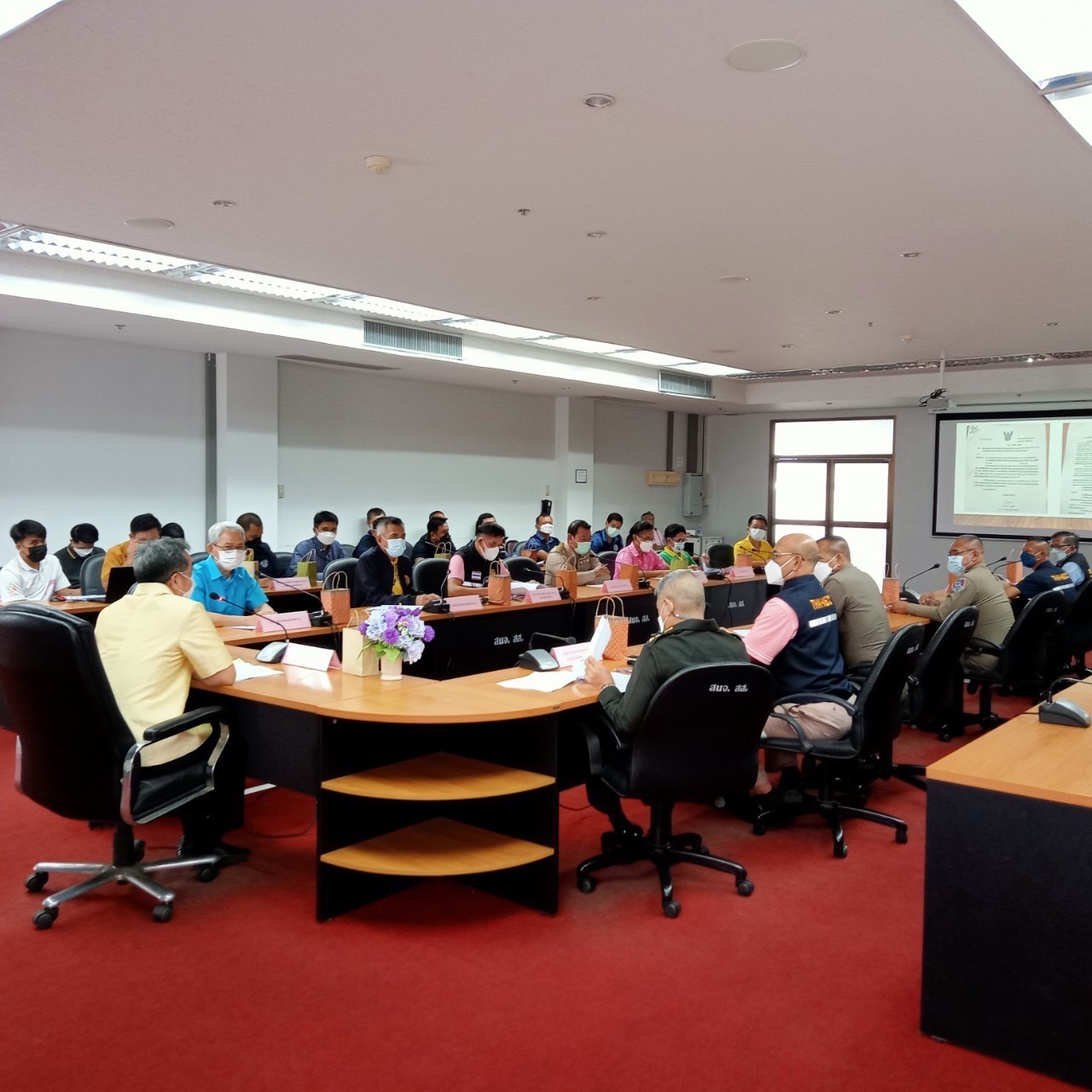 ประชุมคณะกรรมการเฉพาะกิจแก้ไขปัญหาการทำประมงผิดกฎหมายในพื้นที่จังหวัดสมุทรสงคราม..คลิก