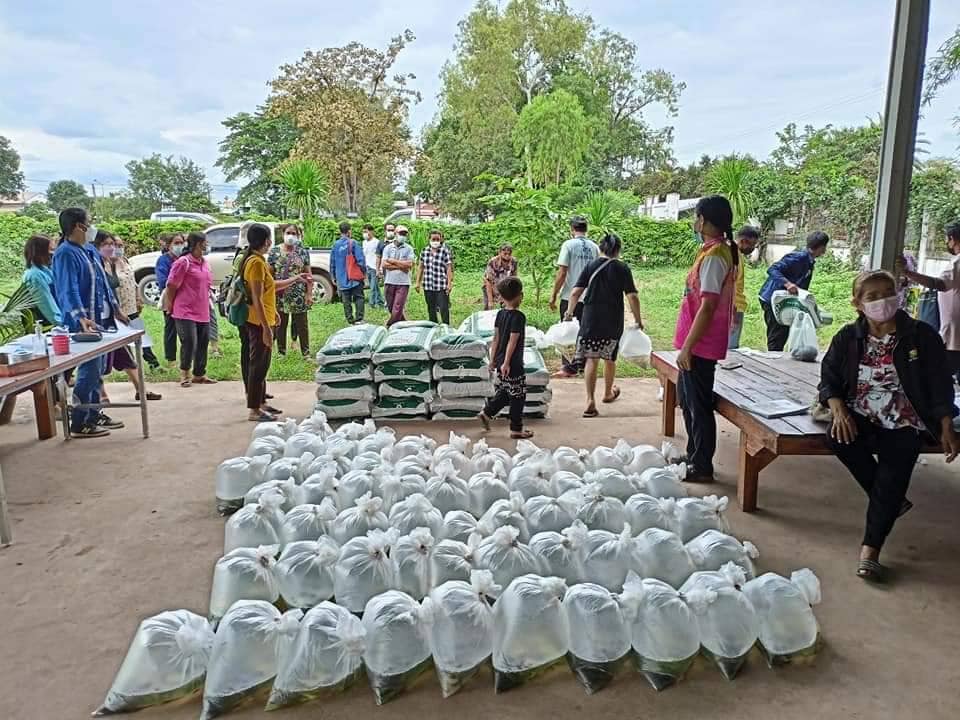 นที่19 ตุลาคม 2564  ประมงอำเภอศรีบุญเรืองส่งมอบปัจจัยการผลิตพันธุ์ปลาดุก และอาหาร โครงการหนองบัวลำภูเมืองแห่งความสุข บนความพอเพียง..คลิก