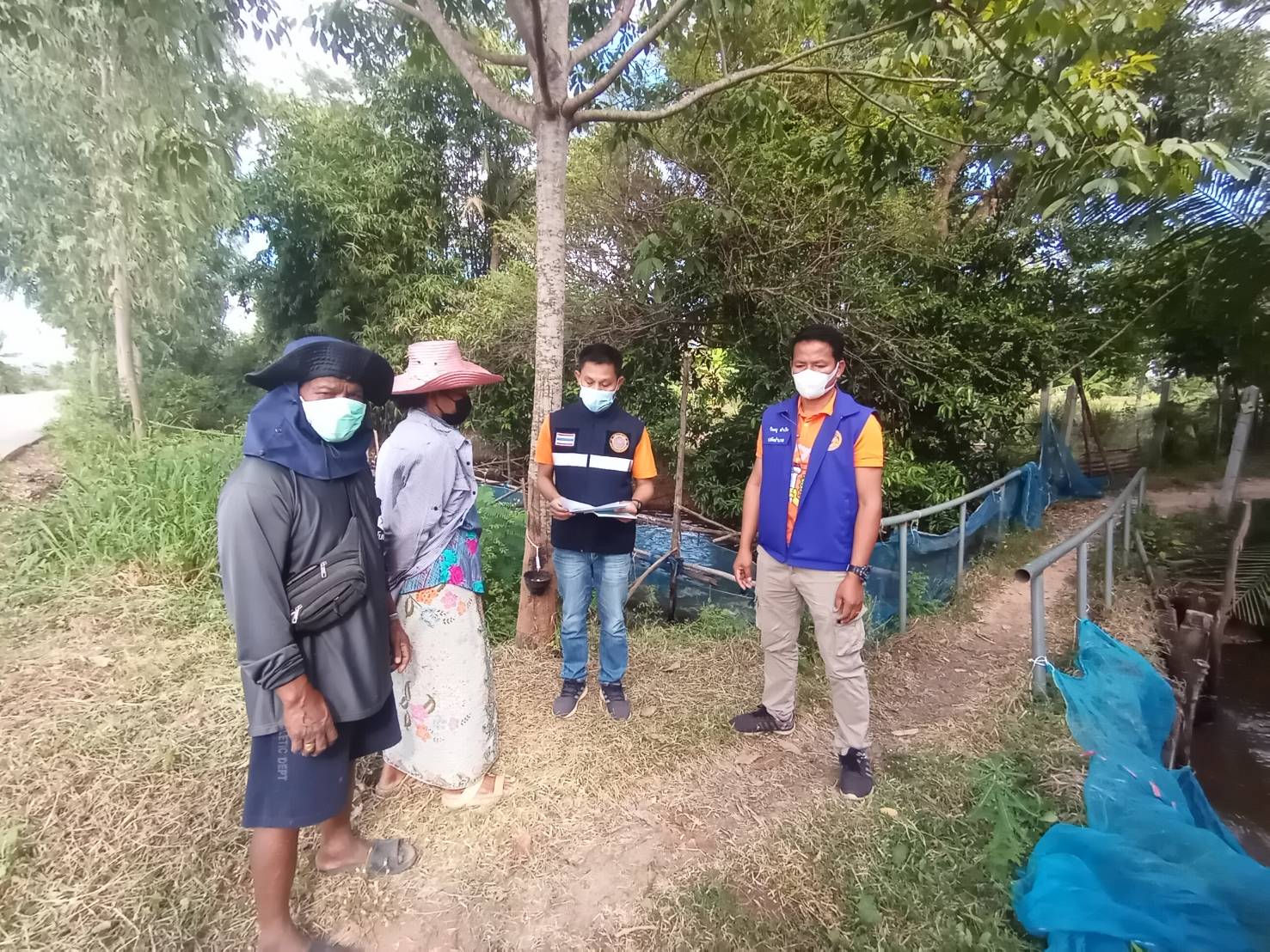 นายกิตติพงษ์ ลีลาศสง่างาม ประมงจังหวัดศรีสะเกษ มอบหมายให้นายยุทธจิตร พวงอินทร์ ประมงอำเภอขุขันธ์ ออกปฏิบัติงานควบคุมเฝ้าระวังการทำการประมงผิดกฎหมาย..คลิก