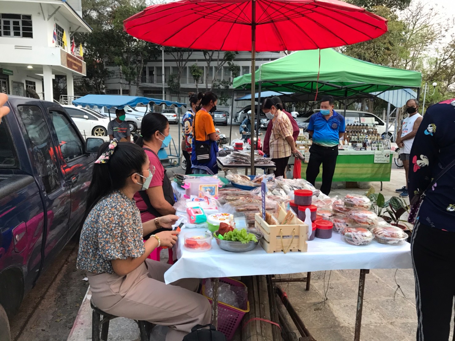 โครงการกระจายสินค้าประมงพื้นบ้านสู่ผู้บริโภค Fisherman Market..คลิก