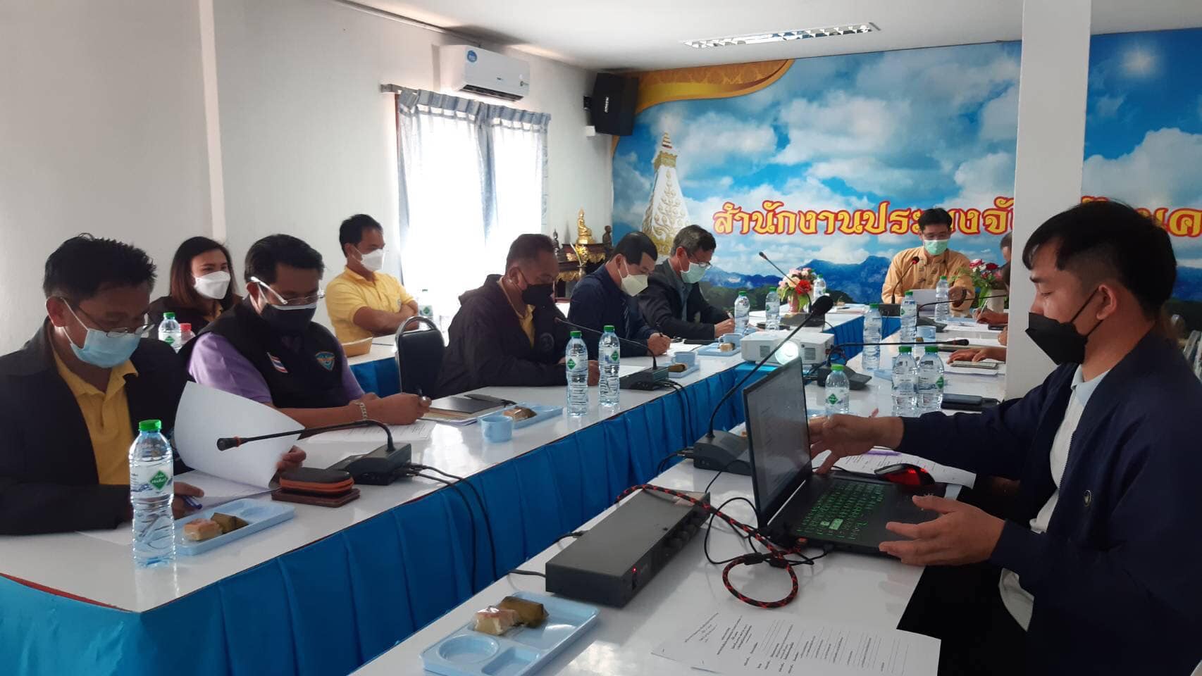 ประชุมคณะกรรมการขับเคลื่อนนโยบายของกรมประมง Fisheries Co-Ordinator: FC) ครั้งที่ 1/2565  เพื่อพิจารณาอนุมัติโครงการ/กิจกรรมแผนการปฏิบัติงานและแผนการใช้จ่ายงบประมาณ (งบอุดหนุน) ขององค์กรชุมชนประมงท้องถิ่น..คลิก