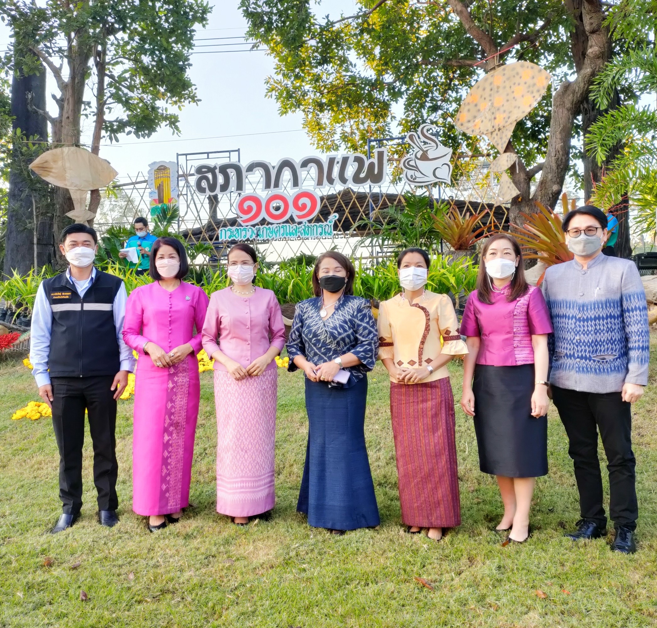 ร่วมกิจกรรม “สานสัมพันธ์ คนบ้านเดียวกัน (สภากาแฟ)” จังหวัดร้อยเอ็ด ครั้งที่ ๑