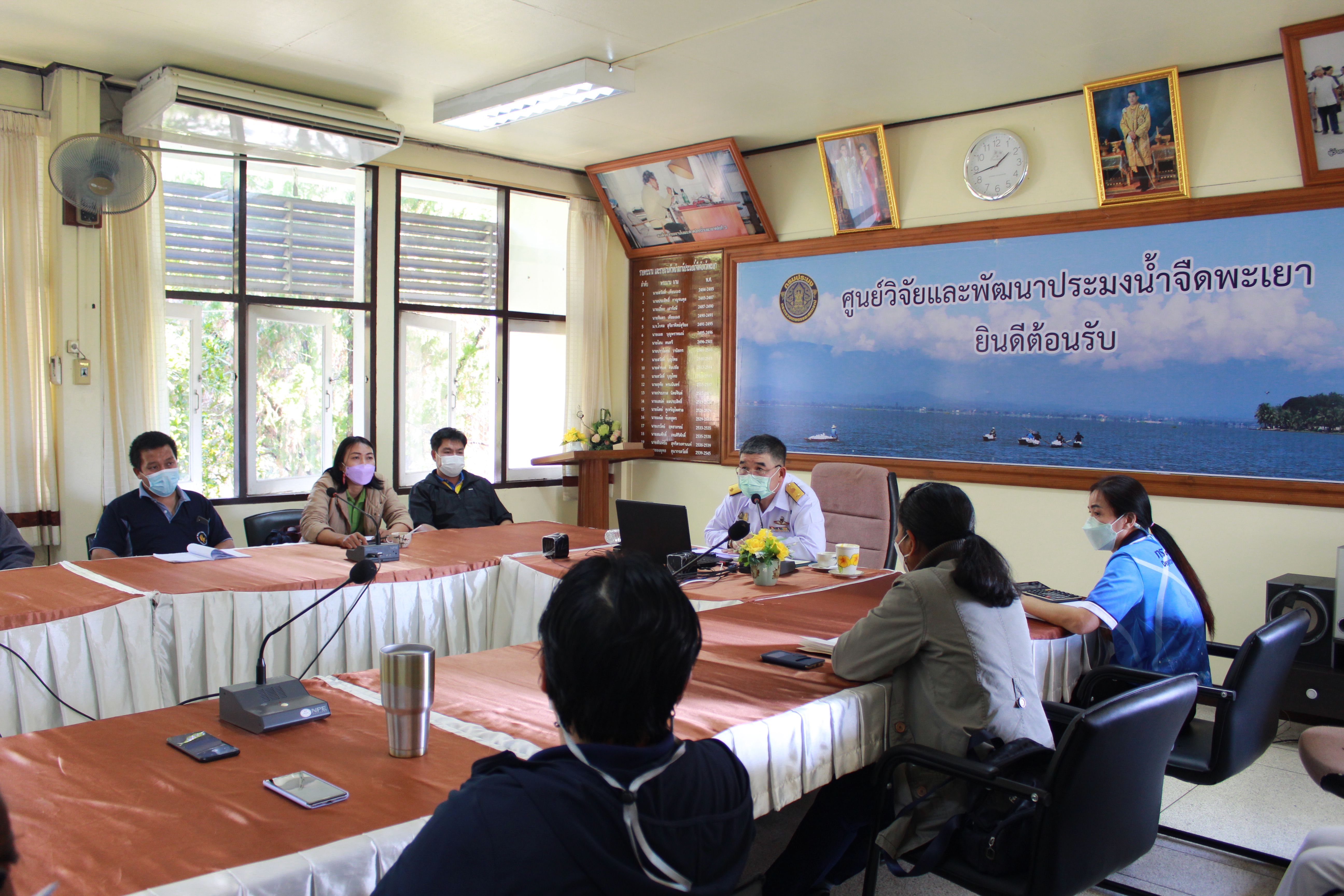 ประชุมบุคลากรศูนย์ฯ เพื่อถ่ายทอดแนวทางปฏิบัติงานของผู้อำนวยการกองวิจัยและพัฒนาประมงน้ำจืด..คลิก