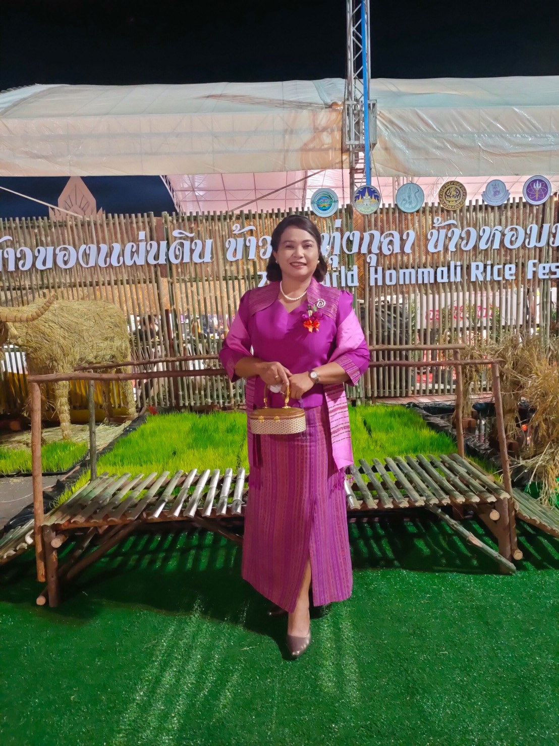 ร่วมพิธีเปิดงานเทศกาลข้าวหอมมะลิโลก ครั้งที่ ๒๑..คลิก