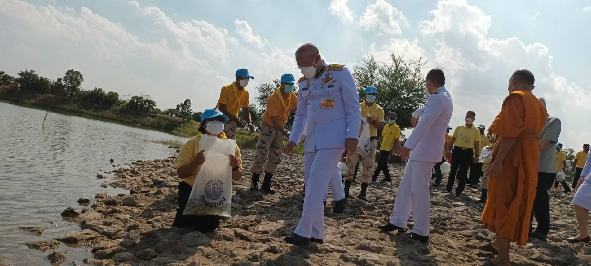 พิธีปล่อยพันธุ์สัตว์น้ำเนื่องในโอกาสวันคล้ายวันเกิดเจ้าคุณพระสินีนาฏ พิลาสกัลยาณี..คลิก