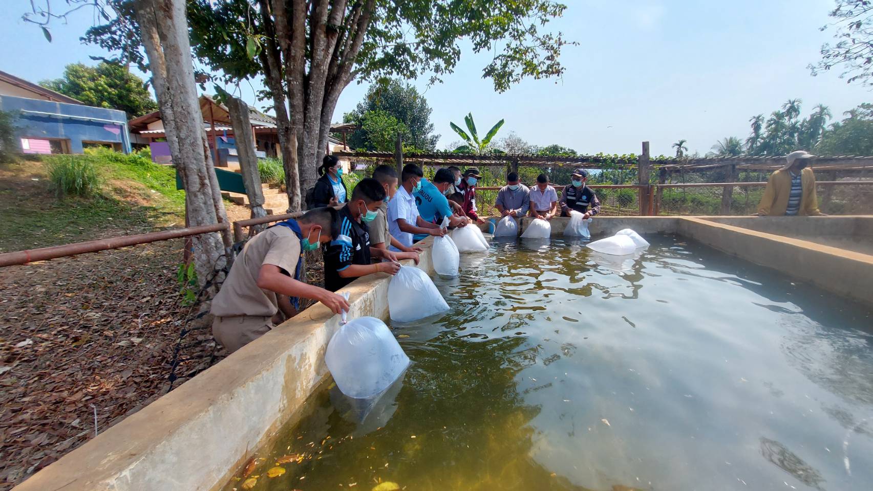 กิจกรรมประมงโรงเรียนภายใต้โครงการพระราชดำริ สมเด็จพระกนิษฐาธิราชเจ้า กรมสมเด็จพระเทพรัตนราชสุดาฯ สยามบรมราชกุมารี..คลิก