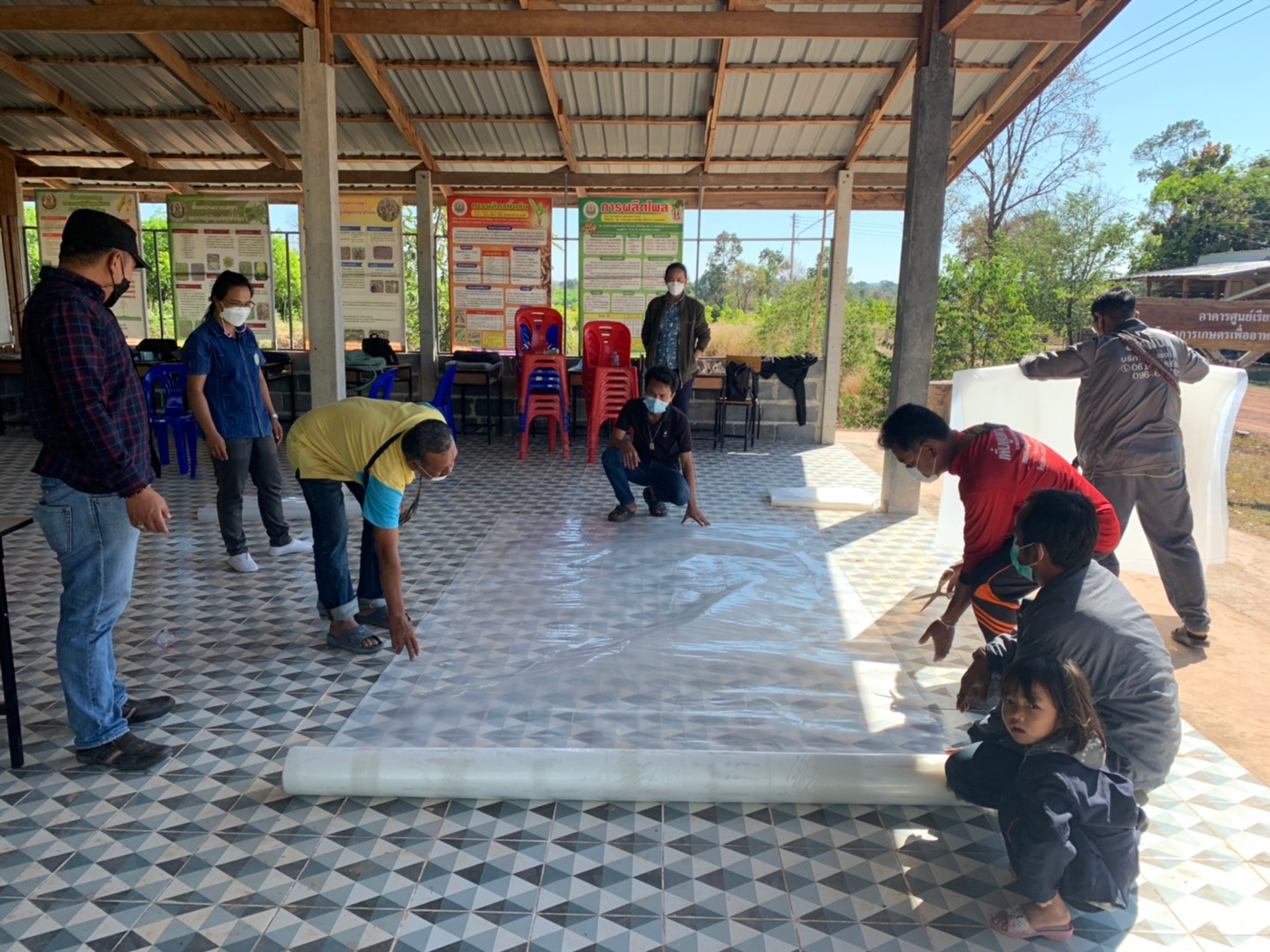 ติดตามโครงการอันเนื่องมาจากพระราชดำริฯ กิจกรรมขยายผลโครงการประมงโรงเรียนสู่ชุมชน โรงเรียนตำรวจตระเวนชายแดนบ้านห้วยกระแสน ตำบลป่าก่อ  อำเภอชานุมาน  จังหวัดอำนาจเจริญ..คลิก