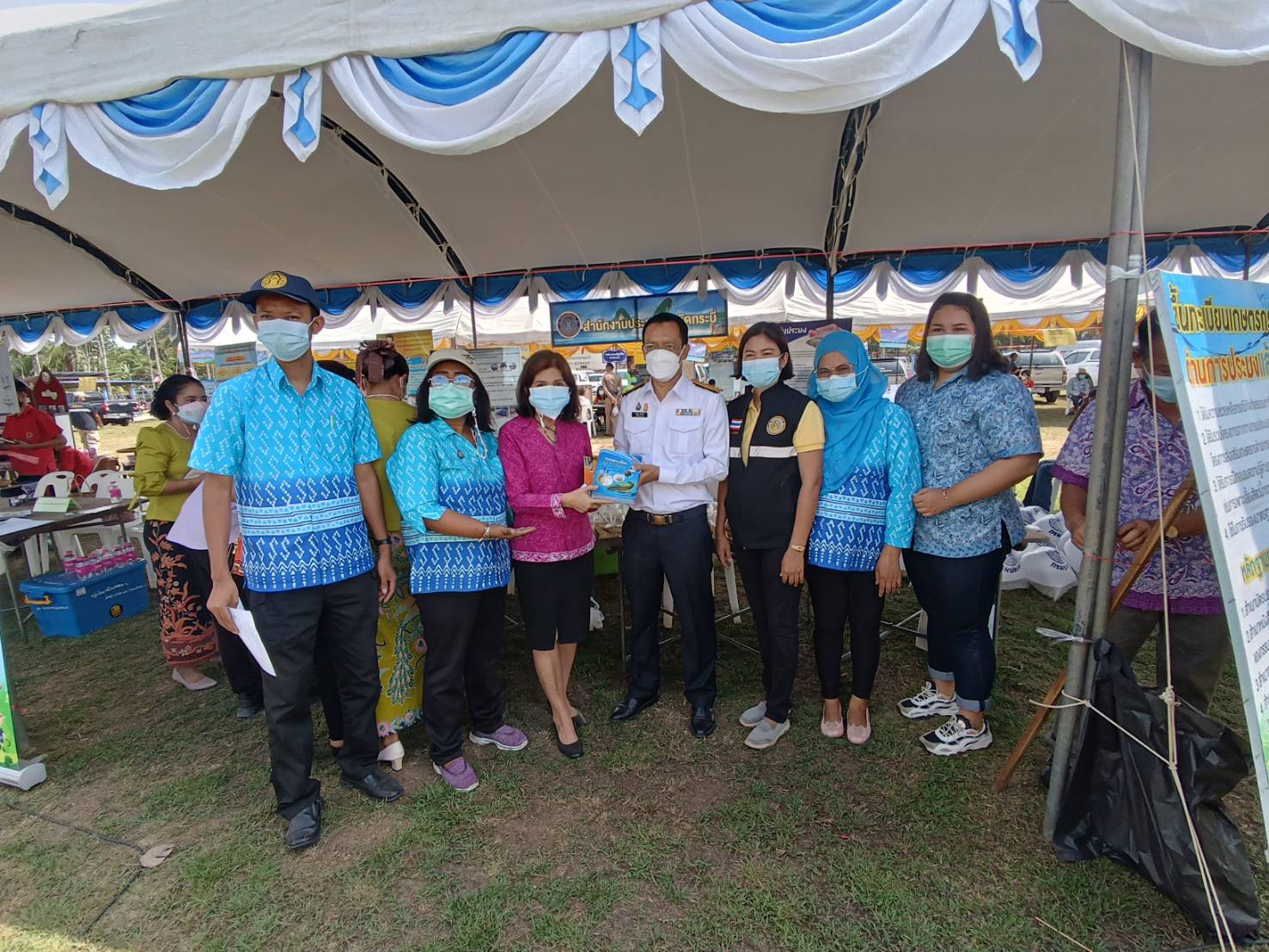 ออกบริการประชาชน โครงการจังหวัดกระบี่เคลื่อนที่  ณ โรงเรียนวิทยาประชาคม  ต.เขาเขน อ.ปลายพระยา จ.กระบี่..คลิก