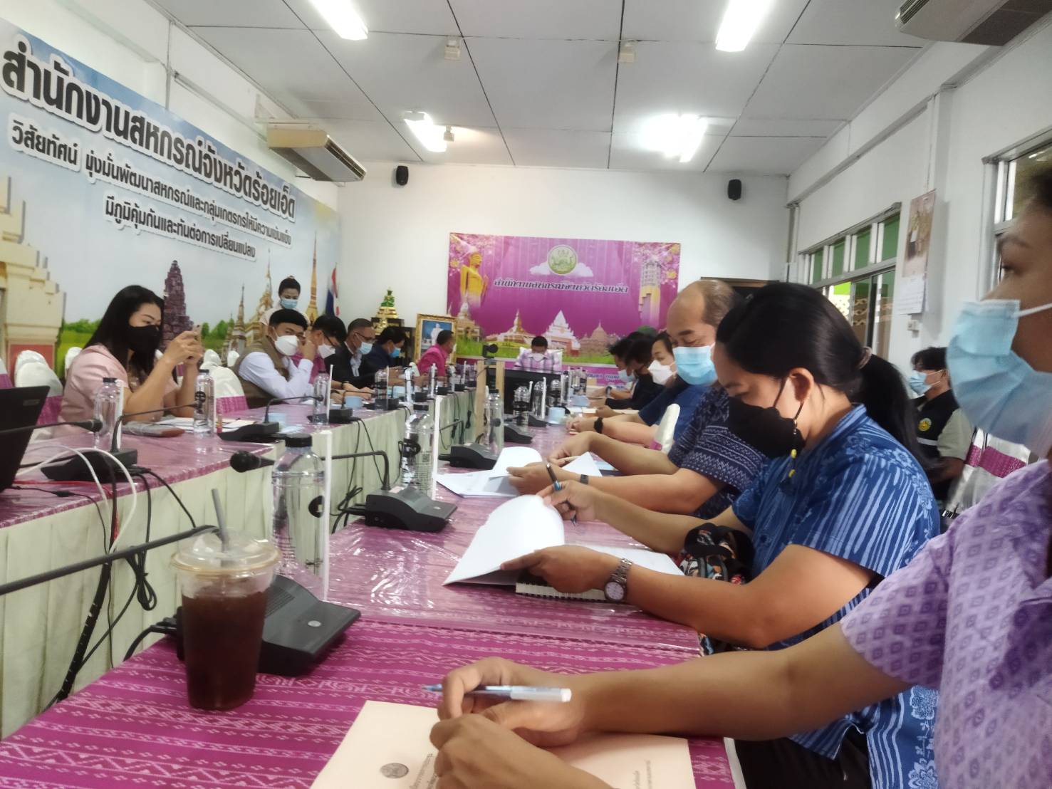 ร่วมประชุมคณะอนุกรรมการนโยบายที่ดิน  จังหวัดร้อยเอ็ด