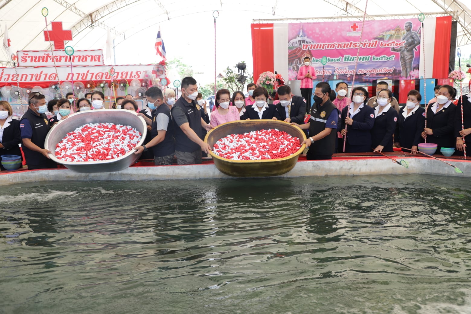 วันที่ 22 มีนาคม 2565 เวลา 16.00 - 22.00 น. นางถนอมขวัญ นอศรี หัวหน้ากลุ่มบริหารและยุทธศาสตร์ ร่วมเป็นเจ้าหน้าที่ประจำมัจฉากาชาดในงาน “สักการะสมเด็จพระนเรศวรมหาราช”จังหวัดหนองบัวลำภู ประจำปี 2565..คลิก