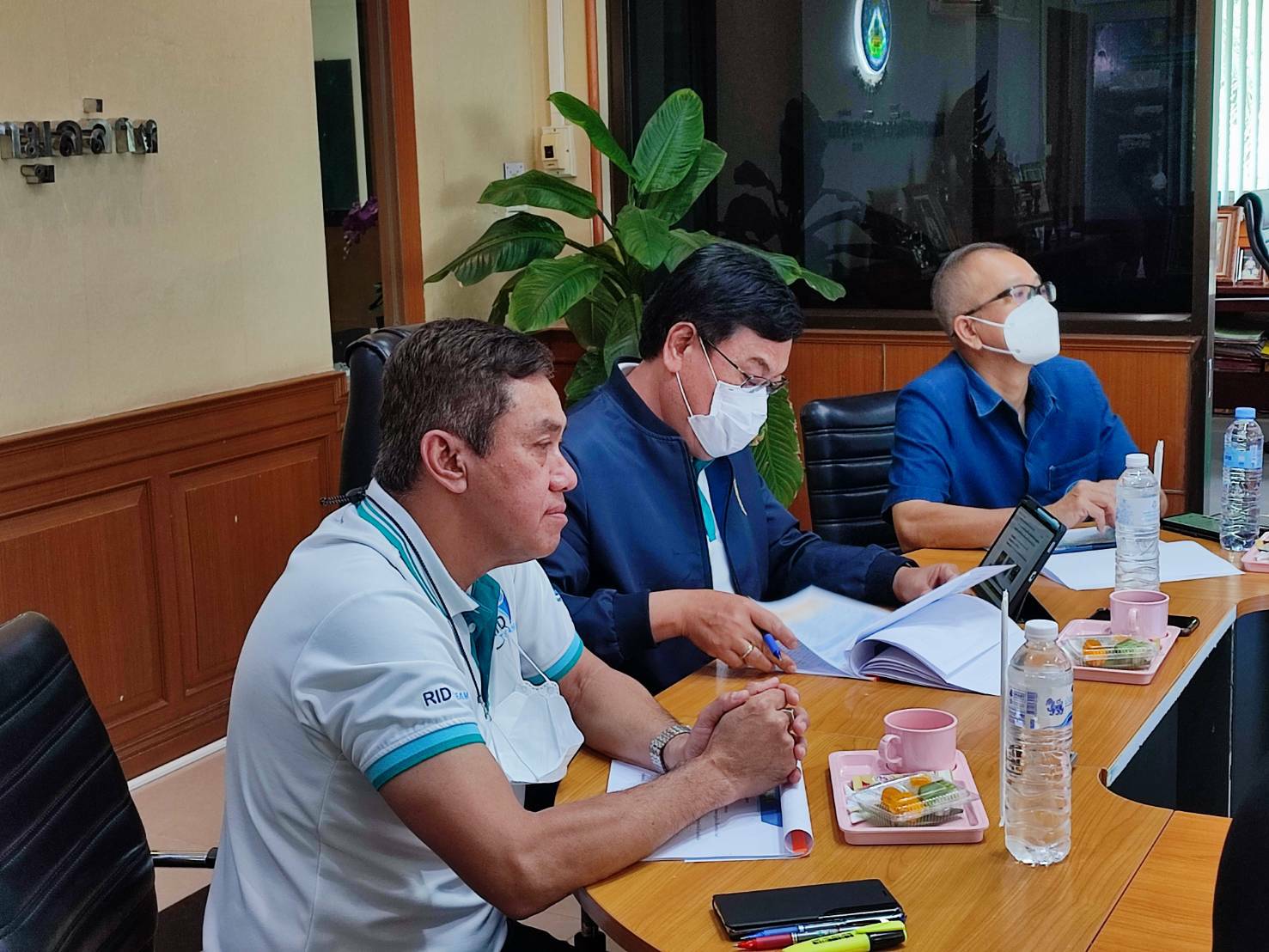 นายกิตติพงษ์ ลีลาศสง่างาม ประมงจังหวัดศรีสะเกษ เข้าร่วมประชุมหารือเกี่ยวกับการประเมินมูลค่าการใช้ประโยชน์จากป่าบุ่งป่าทาม กรณีเขื่อนราษีไศล จังหวัดศรีสะเกษ..คลิก
