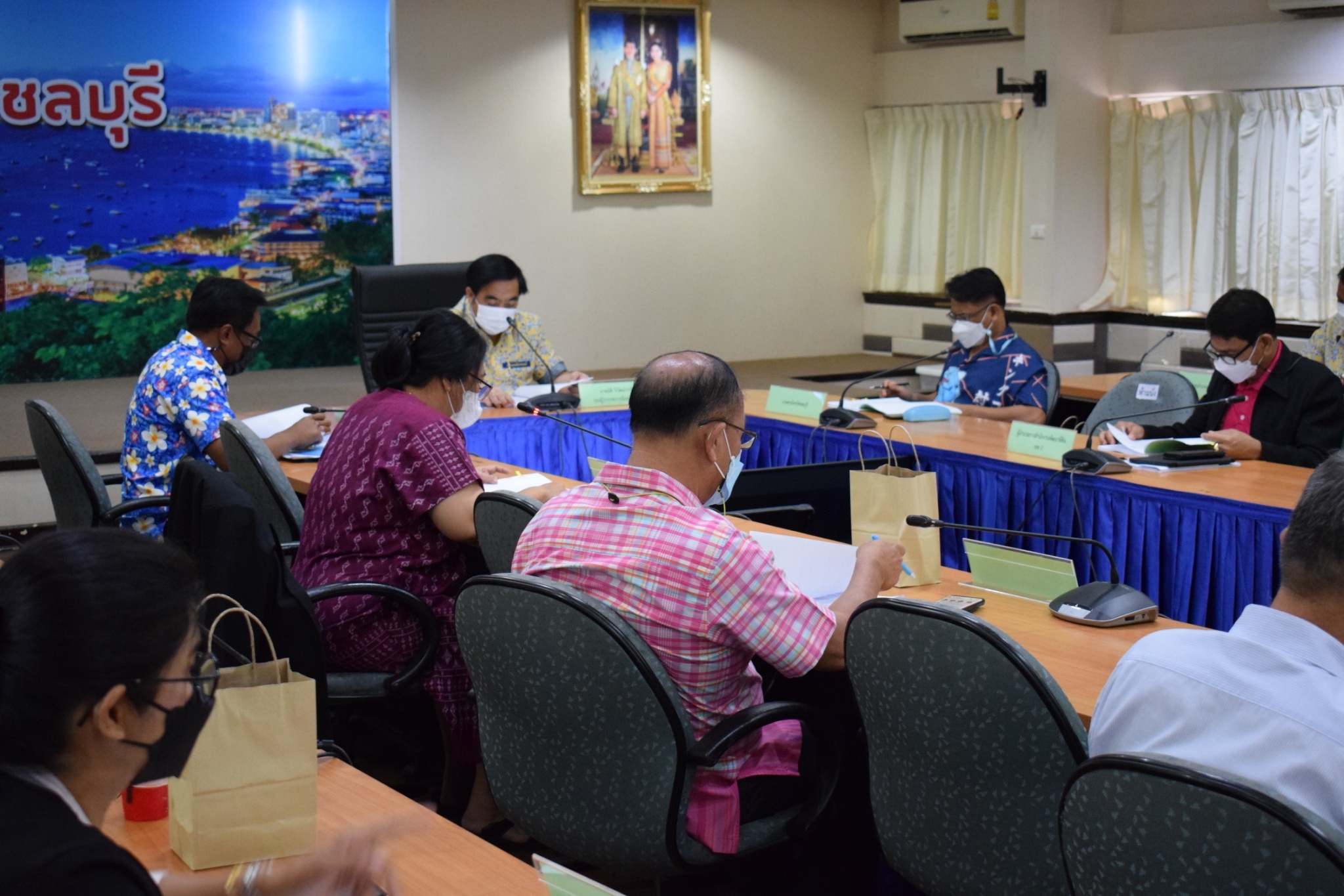 สำนักงานประมงจังหวัดชลบุรี ได้จัดประชุมคณะกรรมการแก้ไขปัญหาการใช้ความเค็มในการเพาะเลี้ยงสัตว์น้ำในพื้นที่น้ำจืดจังหวัดชลบุรี..คลิก