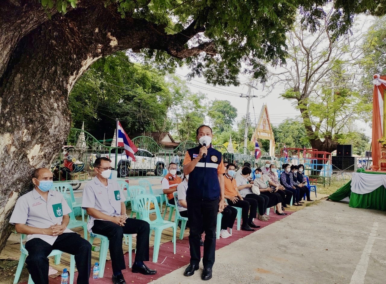 นายกิตติพงษ์ ลีลาศสง่างาม ประมงจังหวัดศรีสะเกษ พร้อมนายสัมฤทธิ์ ขำพลับ ประมงอำเภอราษีไศล นายวุฒิพนธ์ ศรีจินดา นักวิชาการประมง และเจ้าหน้าที่สำนักงานประมงจังหวัดศรีสะเกษ ออกหน่วยบริการจังหวัดเคลื่อนที่ ประจำปีงบประมาณ พ.ศ. 2565 ให้ความรู้ด้านการเพาะเลี้ยงสัตว์น้ำ ประชาสัมพันธ์กิจกรรมด้านประมง..คลิก