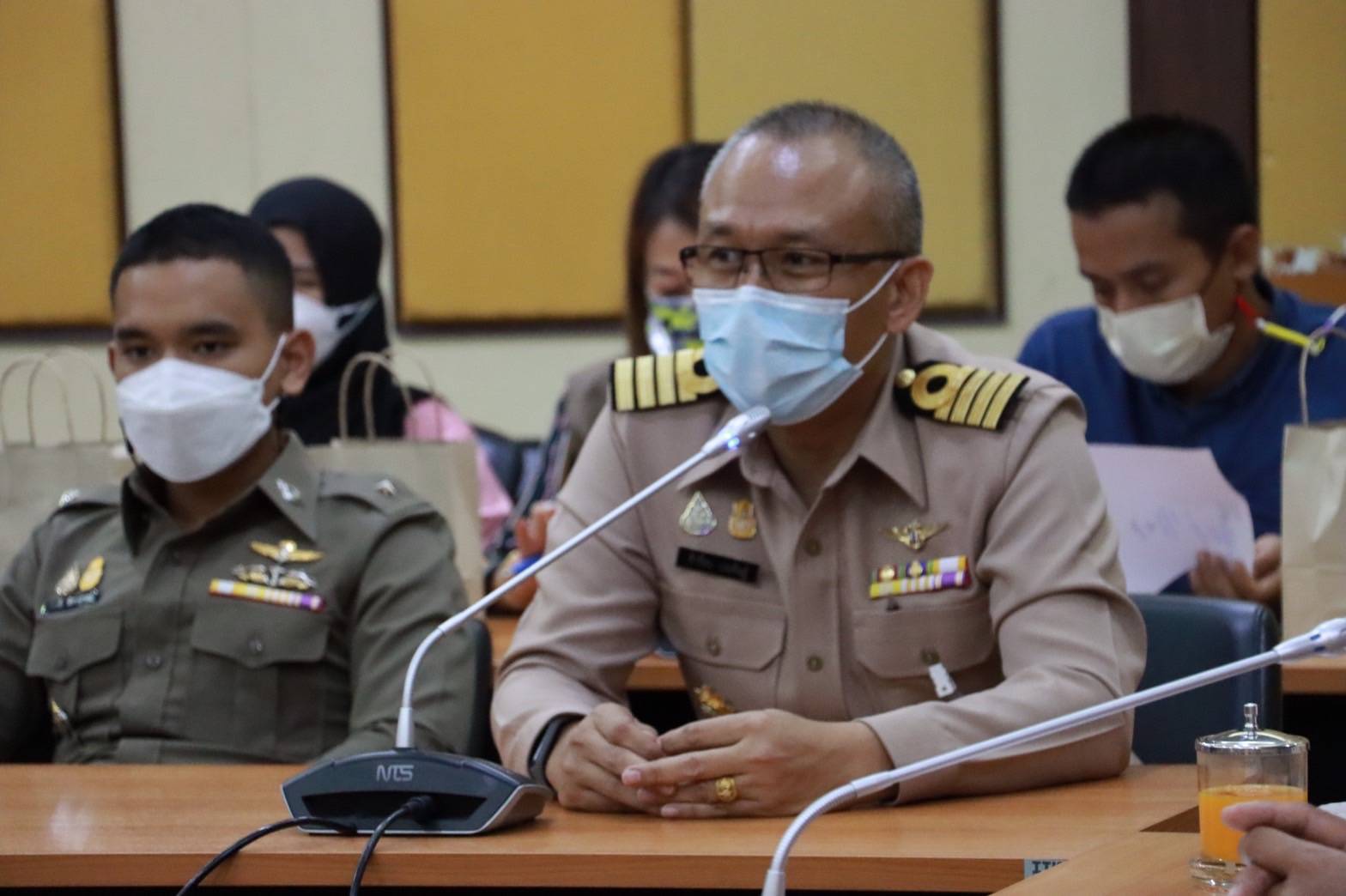 เข้าร่วมประชุมเพื่อประสานการปฏิบัติการฝึกช่วยเหลือผู้ประสบในทะเล พื้นที่จังหวัดกระบี่ ณ ห้องประชุมศาลากลางจังหวัดกระบี่..คลิก