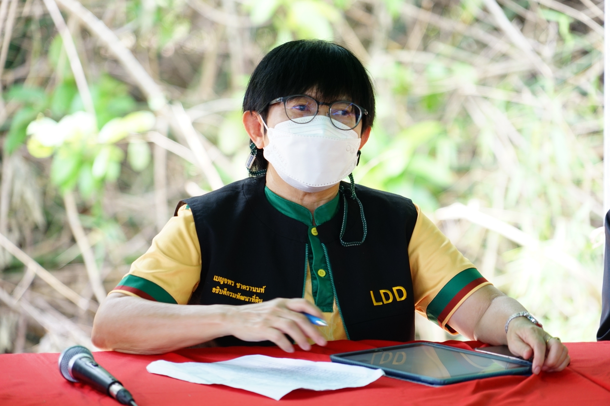 อธิบดีกรมพัฒนาที่ดิน ลงพื้นที่ติดตามโครงการส่งเสริมและพัฒนาอาชีพเพื่อแก้ไขปัญหาที่ดินทำกินของเกษตรกร จังหวัดมุกดาหาร