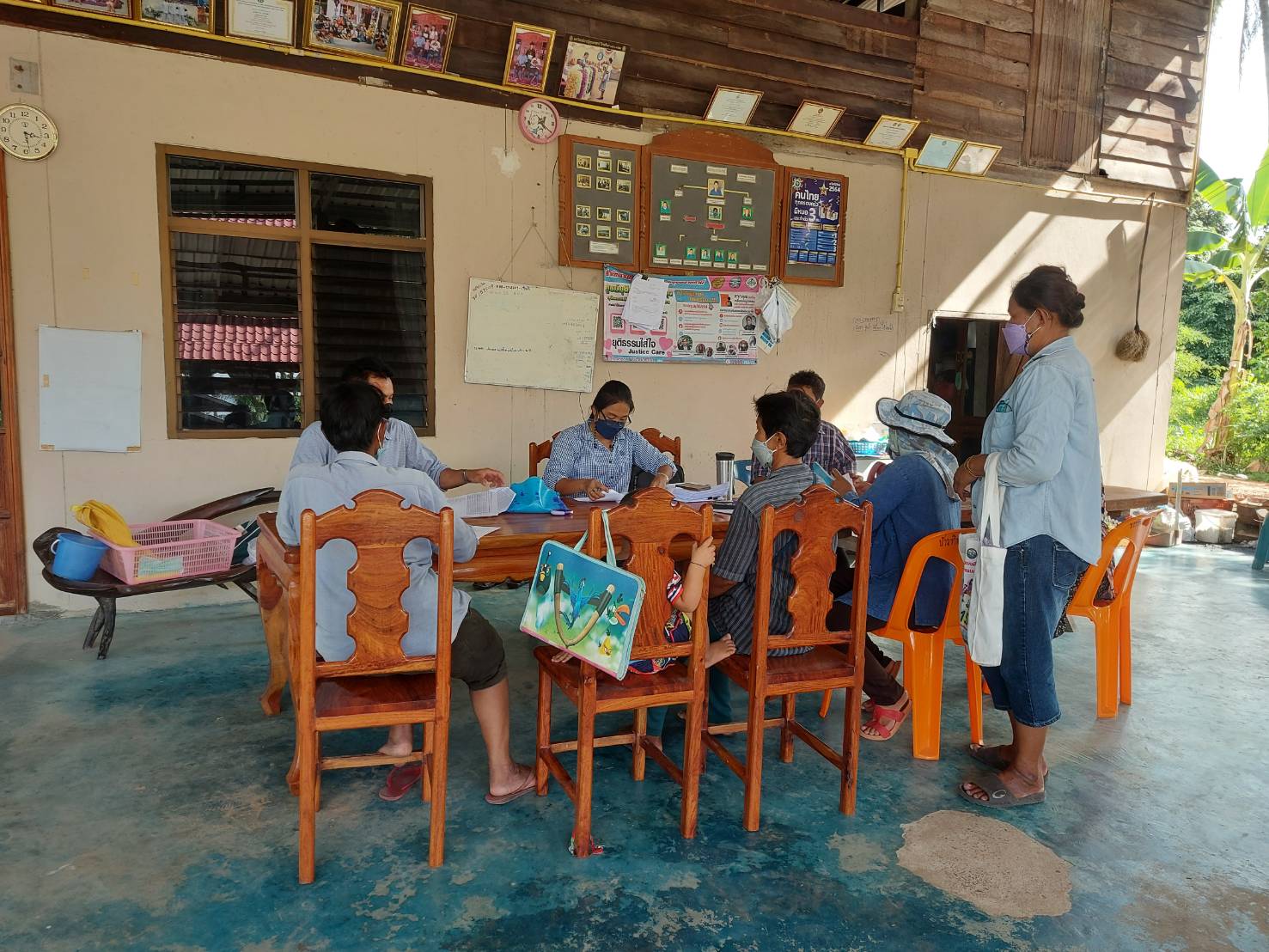 ประมงอำเภอวารินชำราบ ลงพื้นที่ให้บริการรับคำขอใบอนุญาตให้ทำการเพาะเลี้ยงสัตว์น้ำในที่จับสัตว์น้ำศซึ่งเป็นสาธารณสมบัติของแผ่นดิน ในเขตพื้นที่อำเภอวารินชำราบ จังหวัดอุบลราชธานี..คลิก