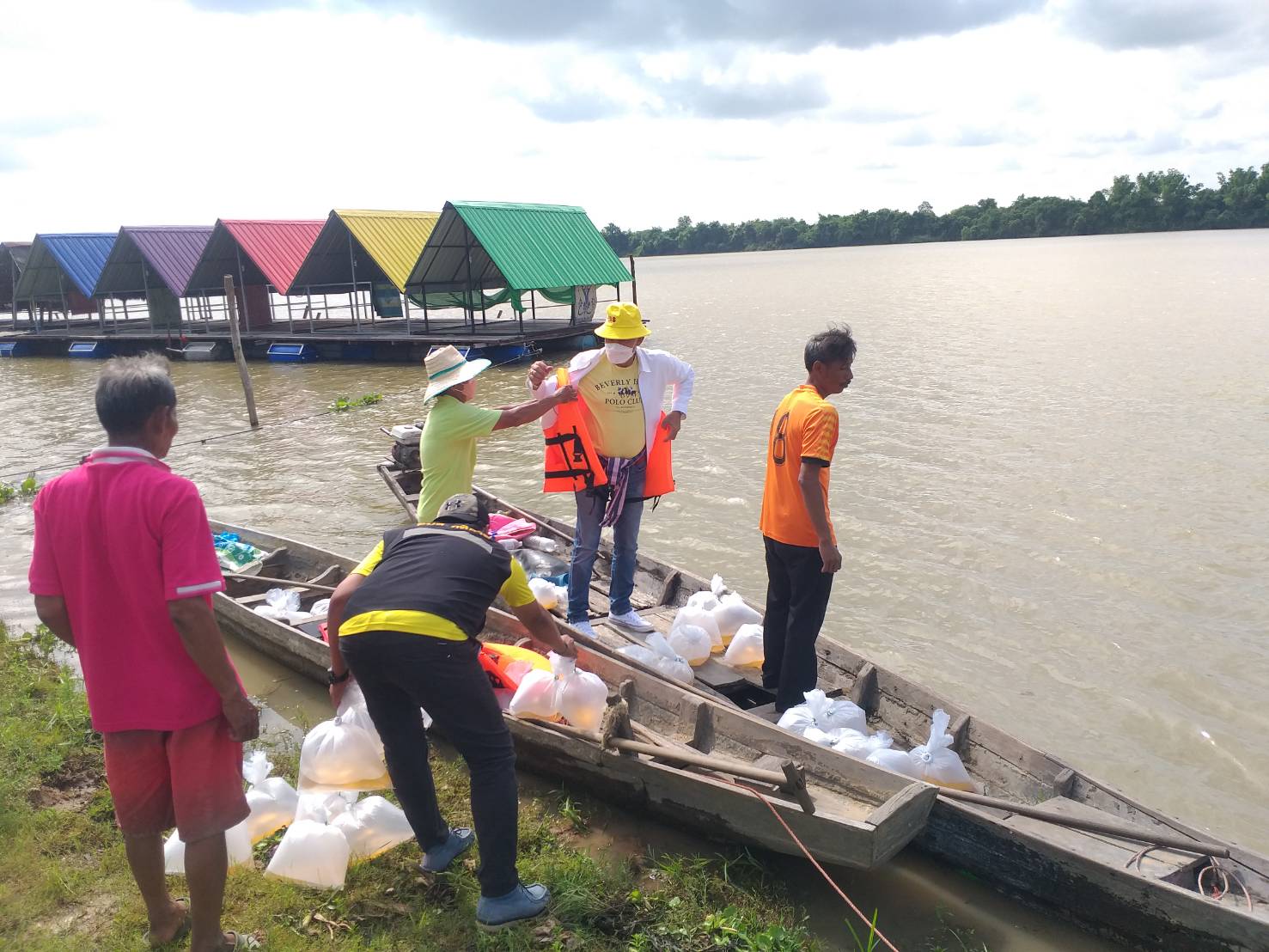 ประมงอำเภอเขื่องใน รับผิดชอบงานด้านประมงอำเภอเมืองอุบลราชธานี ได้รับการสนับสนุนพันธุ์กุ้งก้ามกรามจากศูนย์วิจัยและพัฒนาประมงน้ำจืดอุบลราชธานี ภายใต้การจัดสรรจากกลุ่มบริหารจัดการด้านประมง สนง.ปจ.อบ. จำนวนทั้งสิ้น 750 ถุง..คลิก
