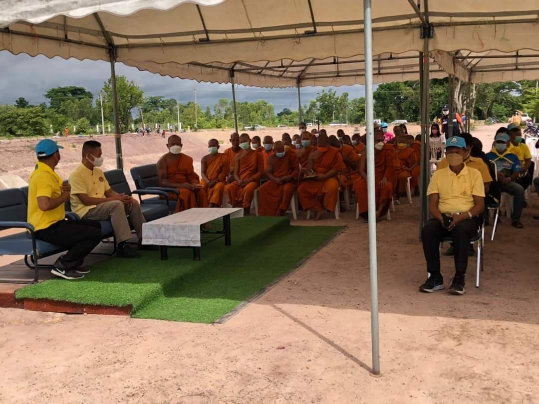 นายกิตติพงษ์ ลีลาศสง่างาม ประมงจังหวัดศรีสะเกษ มอบหมายนายชาญ คำเรียงศรี ประมงอำเภอปรางค์กู่ ร่วมกิจกรรม..คลิก