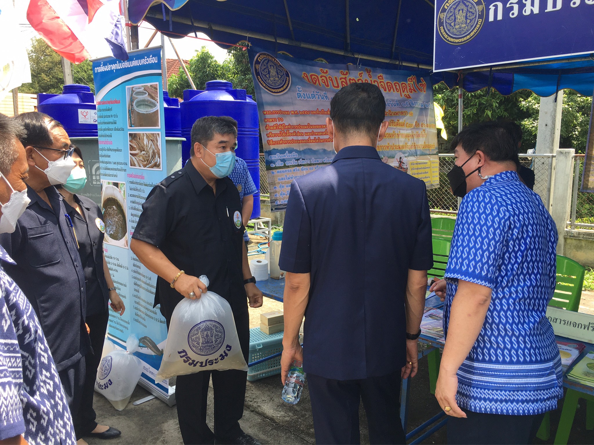 ร่วมเป็นเกียรติในพิธีเปิดงานและร่วมออกหน่วยบริการคลีนิคเกษตรในพระราชานุเคราะห์ สมเด็จพระบรมโอรสาธิราช สยามมงกุฎราชกุมาร..คลิก