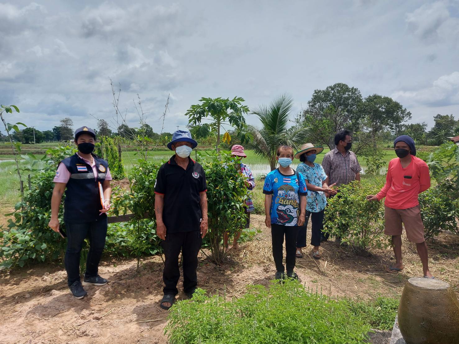 ประมงอำเภอวารินชำราบ   ดำเนินงานโครงการส่งเสรืมอาชีพประมง (กิจกรรมส่งเสรืมเกษตรทฤษฏีใหม่ด้านการประมง) ประจำปีงบประมาณ 2565..คลิก
