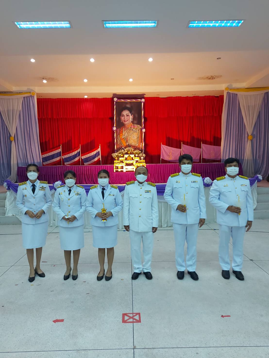 สำนักงานประมงอำเภอสิรินธร ร่วมถวายเครื่องราชสักการะและวางพานพุ่ม และพิธีถวายพระพรชัยมงคล เนื่องในโอกาสวันเฉลิมพระชนมพรรษา สมเด็จพระนางเจ้าฯ พระบรมราชินี    3 มิถุนายน 2565 ..คลิก
