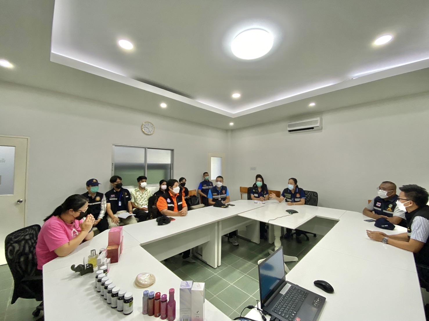 ชุดเฉพาะกิจตรวจสถานประกอบกิจการแปรรูปสัตว์น้ำ ภายใต้คำสั่งจังหวัดภูเก็ตที่ 3019/2565 ลงวันที่ 5 พฤษภาคม 2565  ได้ดำเนินการออกตรวจสถานประกอบกิจการแปรรูปสัตว์น้ำ จำนวน 2 แห่ง..คลิก