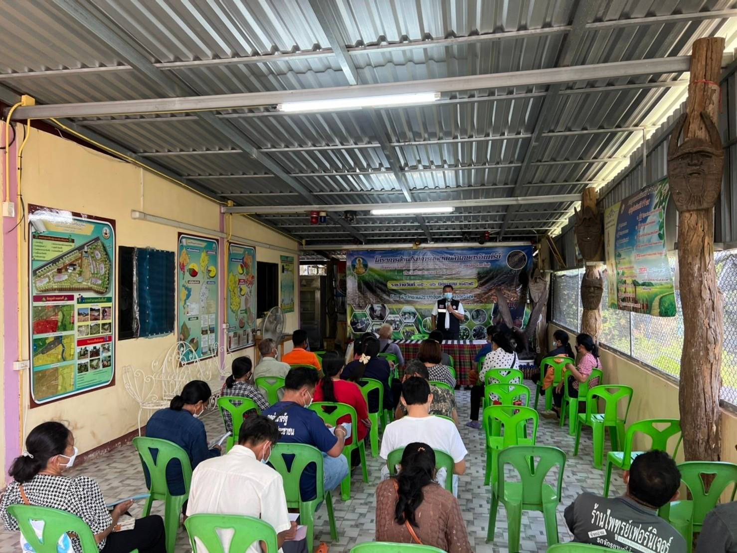 อบรมเกษตรกรที่เข้าร่วมโครงการส่งเสริมการผลิตสินค้าเกษตรอินทรีย์(งบกลุ่มจังหวัด) ประจำปีงบประมาณ พ.ศ. 2565 กิจกรรมส่งเสริมการเลี้ยงปลาในนาข้าวอินทรีย์..คลิก
