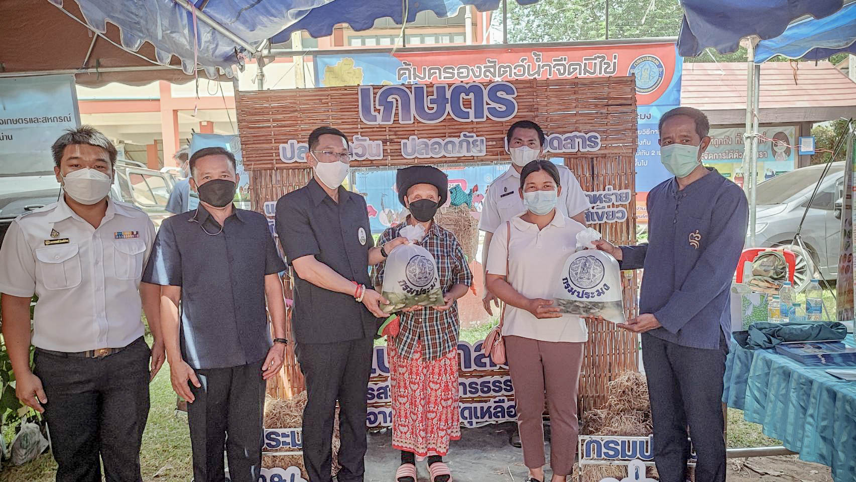 ร่วมงานและออกบูธนิทรรศการในกิจกรรม “หน่วยบำบัดทุกข์ บำรุงสุข สร้างรอยยิ้มให้ประชาชน” จังหวัด ณ โรงเรียนบ้านแม่ขะนิง ตำบลแม่ขะนิง อำเภอเวียงสา จังหวัดน่าน..คลิก