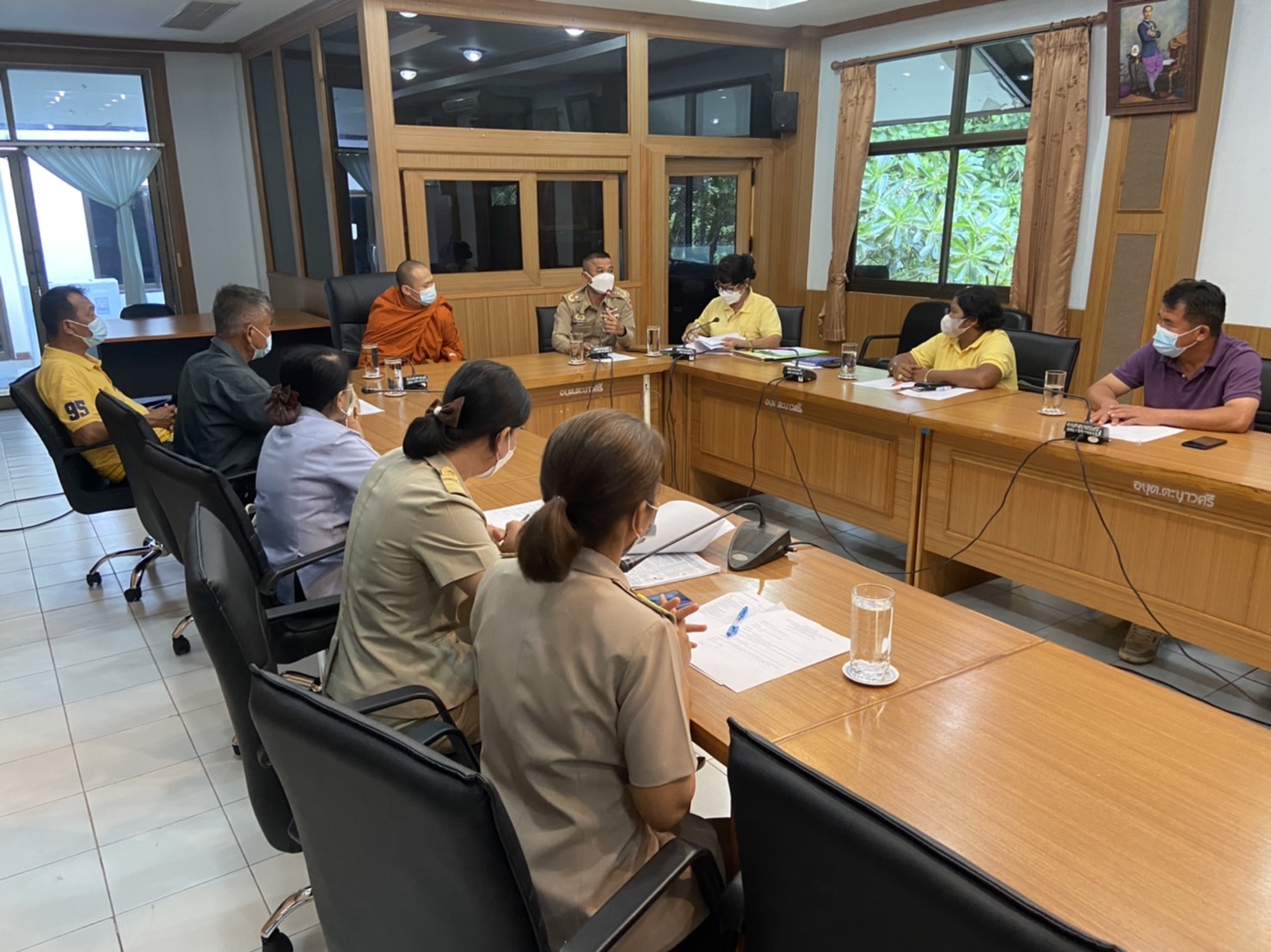 ประชุมการขับเคลื่อนการดำเนินงานขจัดความยากจนและพัฒนาคนทุกช่วงวัยอย่างยั่งยืนตามหลักปรัชญาของเศรษฐกิจพอเพียง..คลิก