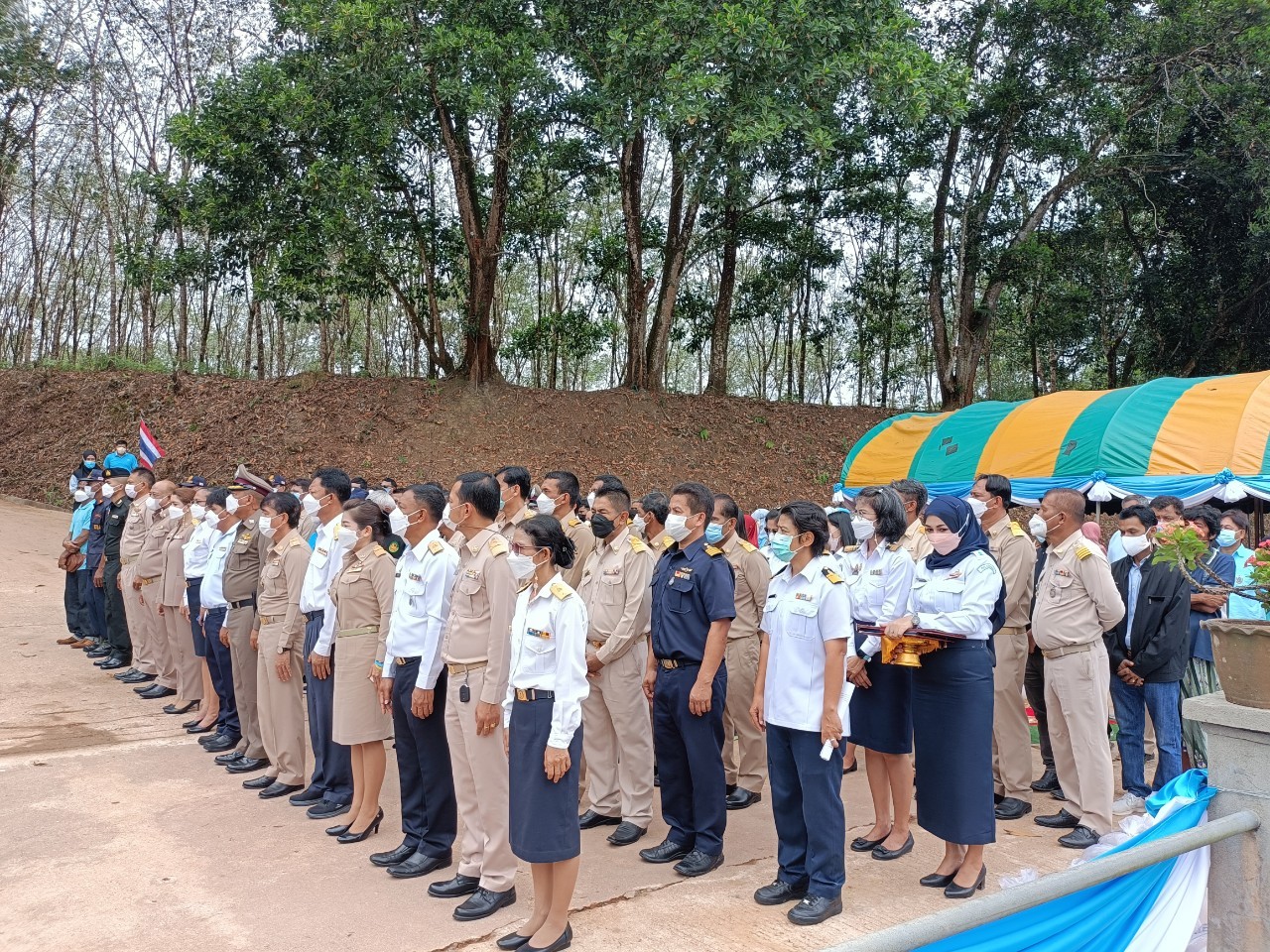 พิธีปล่อยพันธุ์สัตว์น้ำ เนื่องในเฉลิมพระชนมพรรษา สมเด็จพระนางเจ้าสิริกิติ์ พระบรมราชินีนาถ พระบรมราชชนนีพันปีหลวง..คลิก
