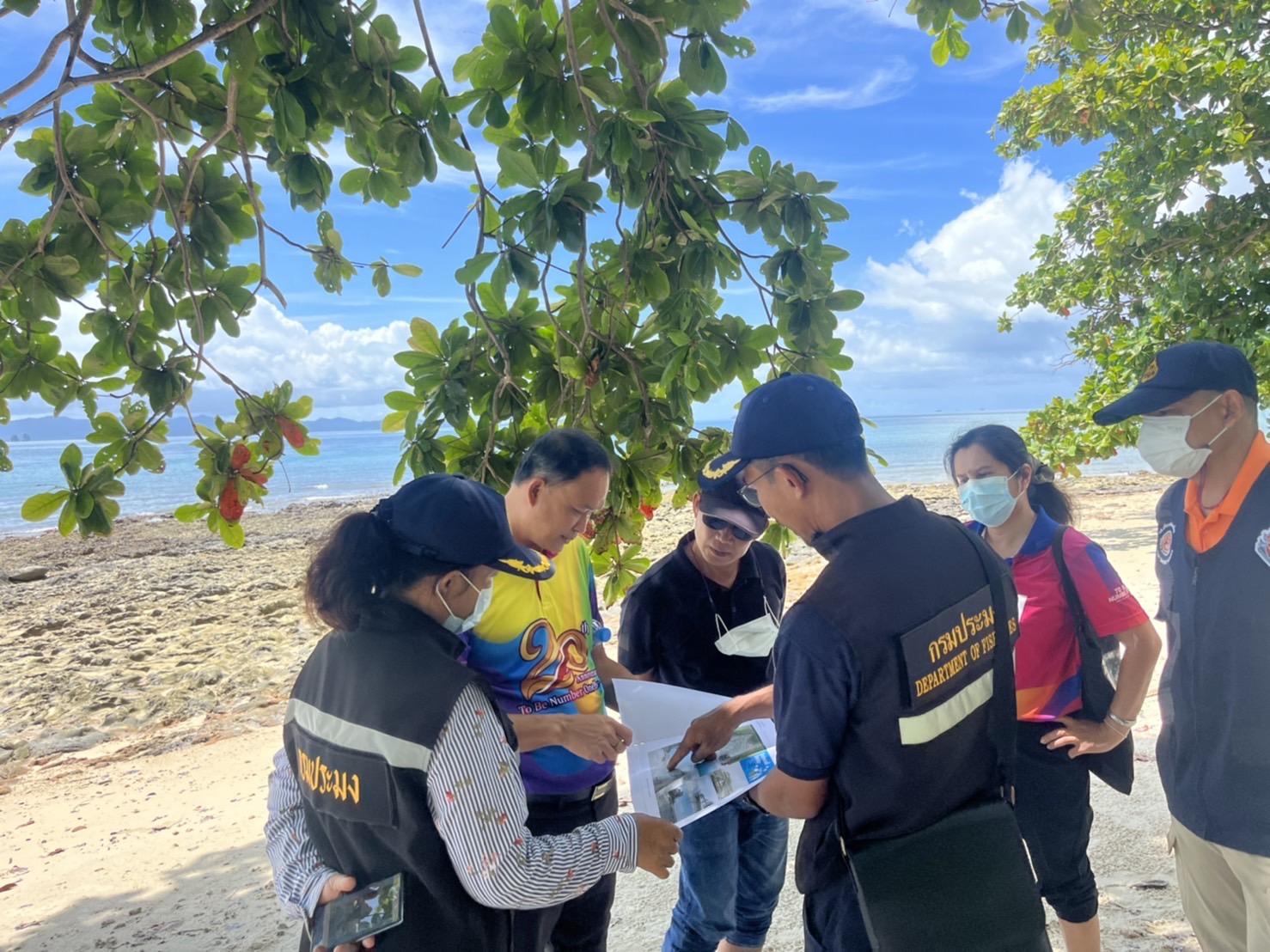 ประมงจังหวัดภูเก็ต ลงพื้นที่ตรวจสอบสถานที่การขออนุญาตทำท่าเทียบเรือโดยสาร ขนาดไม่เกิน 20 ตันกรอส