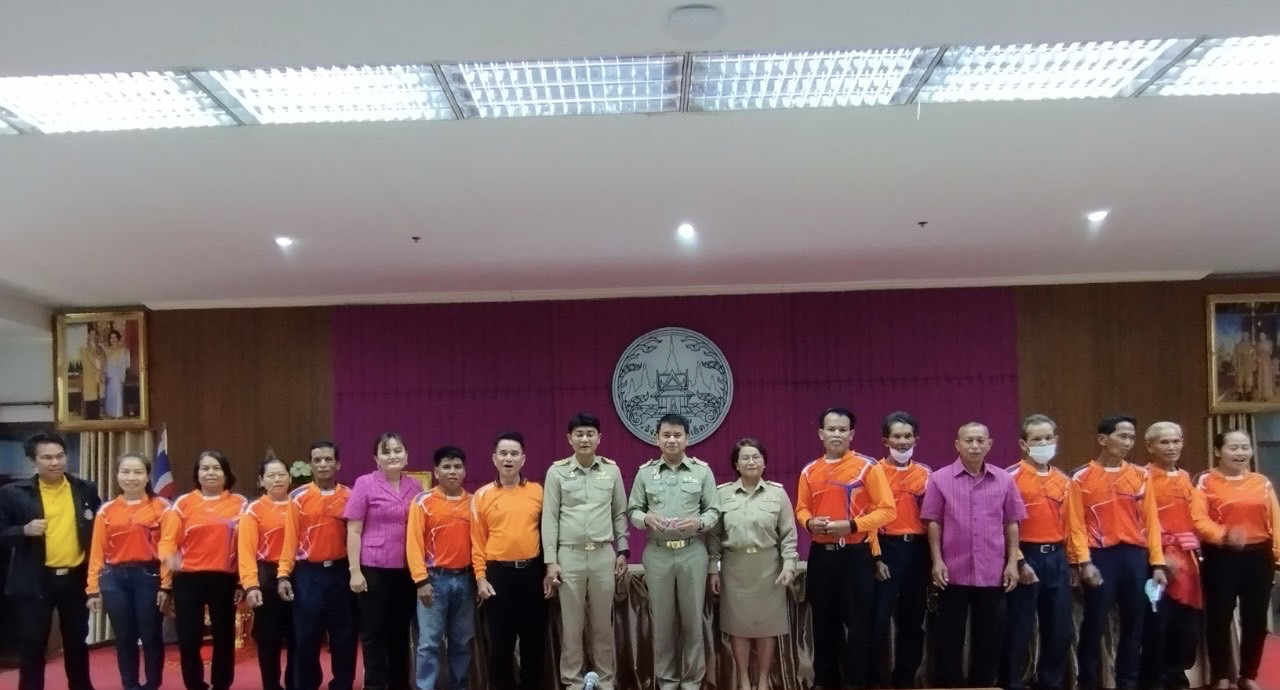 เข้าร่วมพิธีรับมอบโล่รางวัลเลิศรัฐ ประจำปี ๒๕๖๕ ประเภทรางวัลสัมฤทธิ์ผลประชาชนมีส่วนร่วม ระดับดี ผลงานหนองต่ายร่วมใจลดรายจ่ายสร้างรายได้จากธนาคารสัตว์น้ำชุมชน