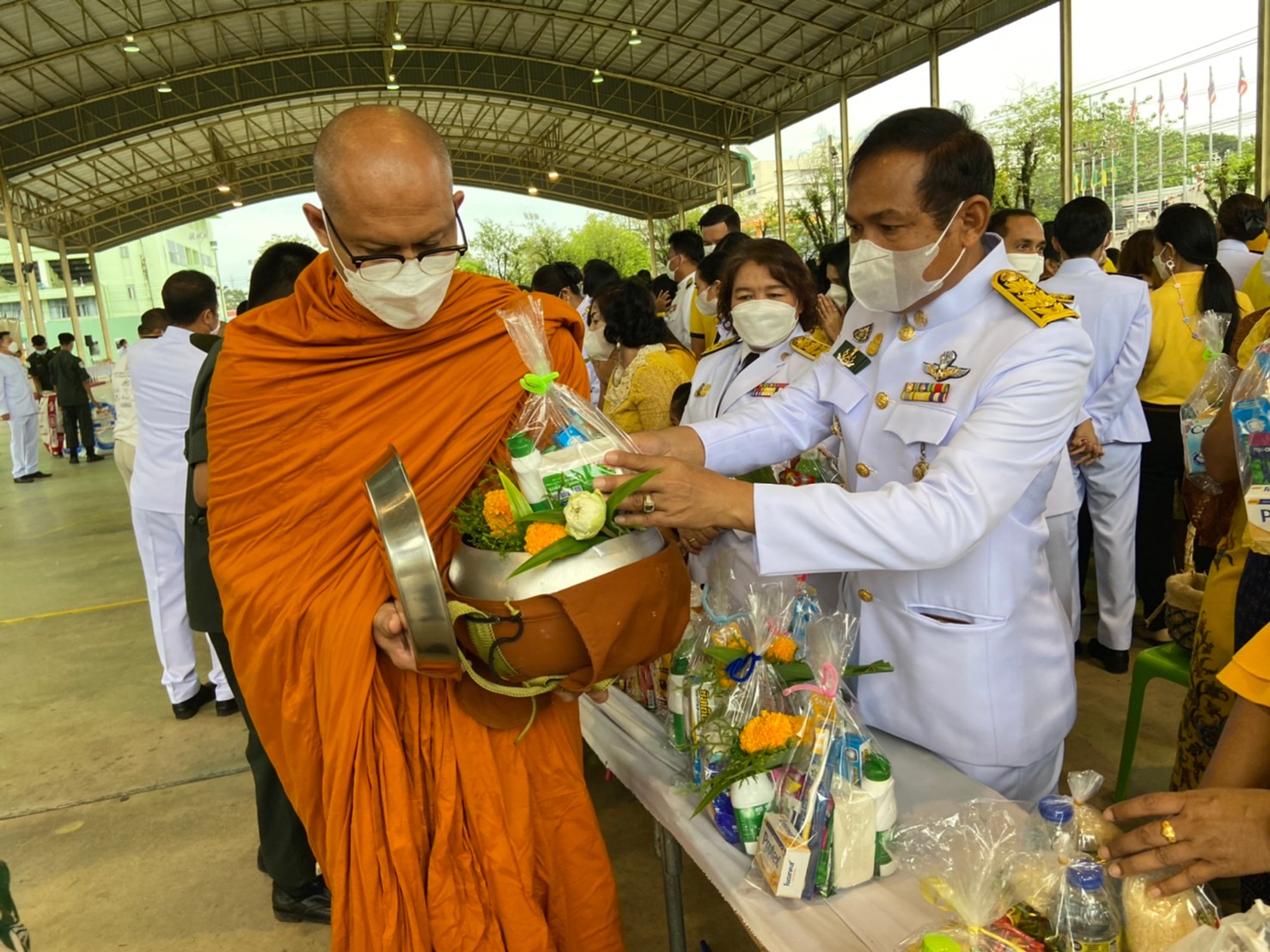 ประมงจังหวัดพัทลุง ร่วมพิธีทำบุญตักบาตรถวายพระราชกุศล  เนื่องในวันคล้ายวันสวรรคต พระบาทสมเด็จพระบรม ชนกาธิเบศร มหาภูมิพลอดุลยเดชมหาราช  บรมนาถบพิตร 13 ตุลาคมของทุกปี..คลิก