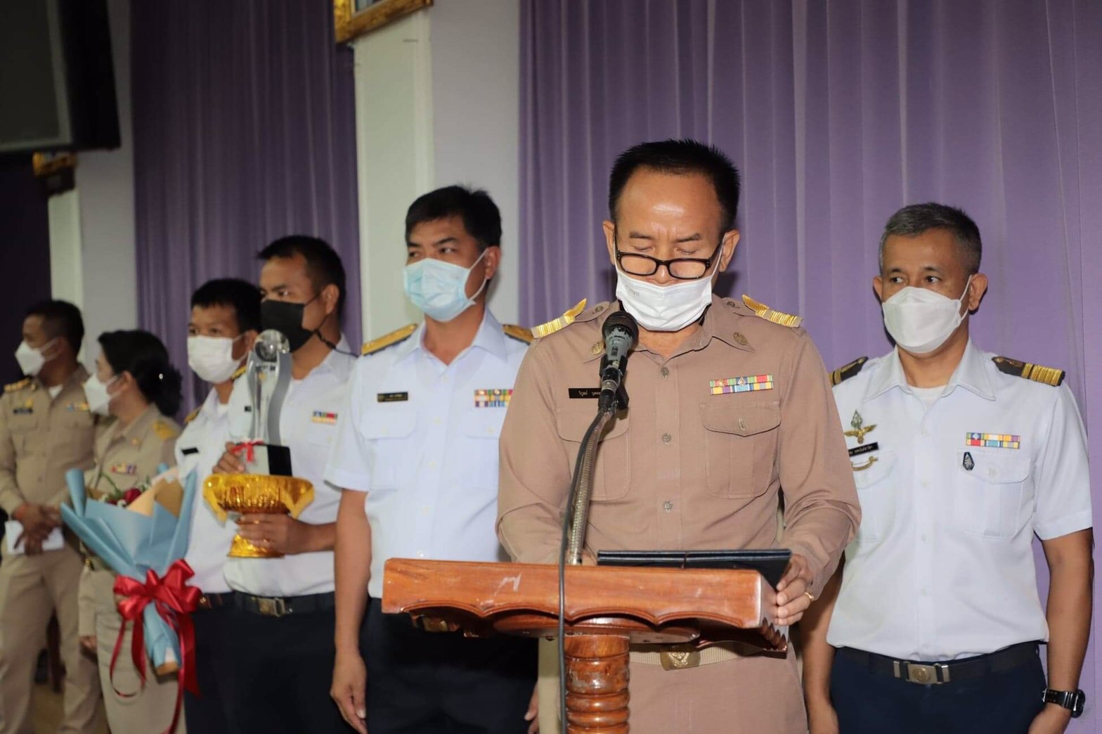 รับมอบโล่รางวัลเลิศรัฐ..คลิก