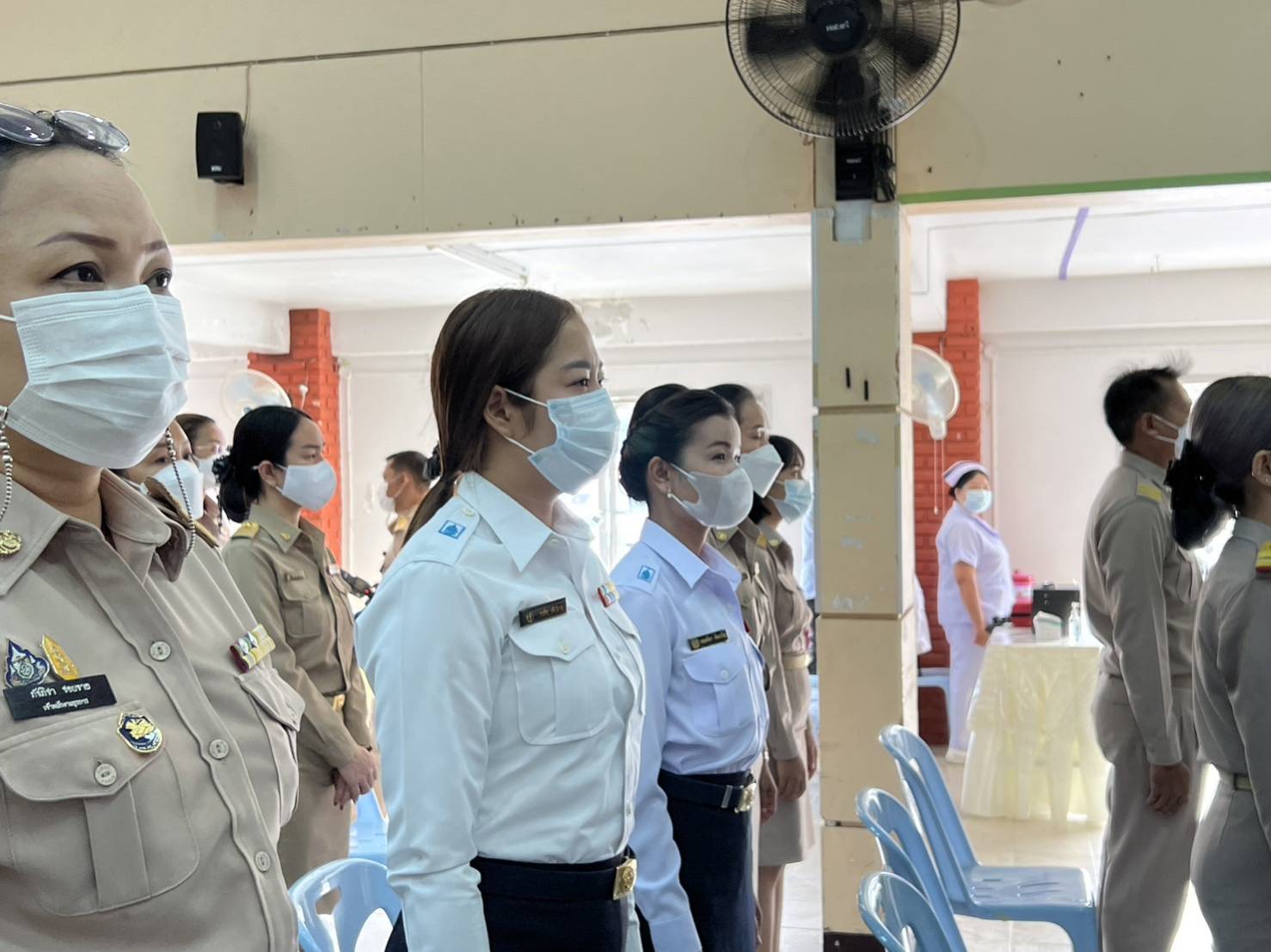 ร่วมพิธีถวายราชสักการะวางพานพุ่มดอกไม้สด ถวายแด่พระบาทสมเด็จพระบรมชนกาธิเบศร มหาภูมิพลอดุลยเดชมหาราช บรมนาถบพิตร เนื่องในวันพระบิดาแห่งฝนหลวง