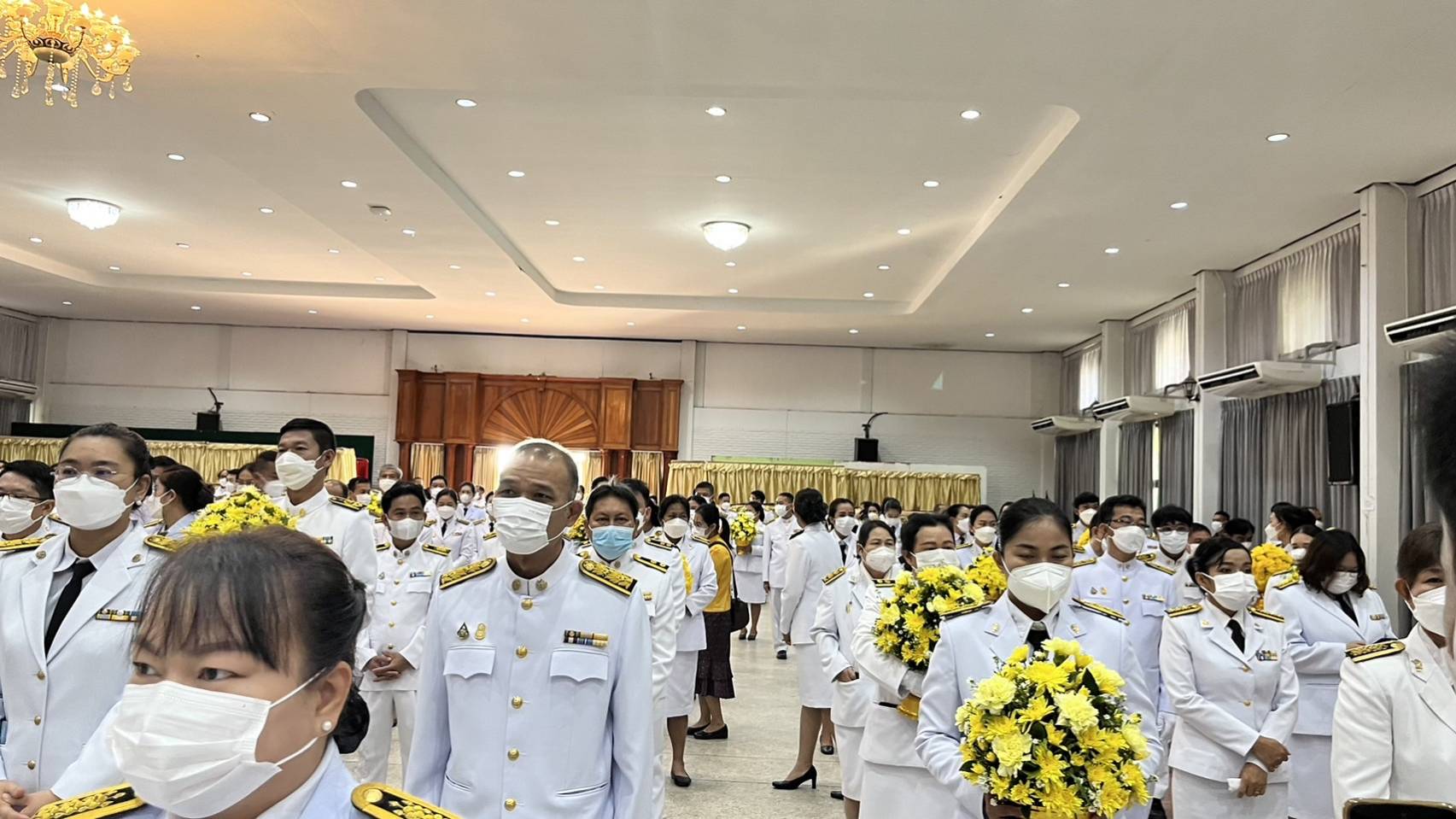 ร่วมพิธีวางพานพุ่มดอกไม้และพิธีถวายบังคม เนื่องในวันชาติและวันพ่อแห่งชาติ 5 ธันวามคม 2565 จังหวัดนครพนม..คลิก