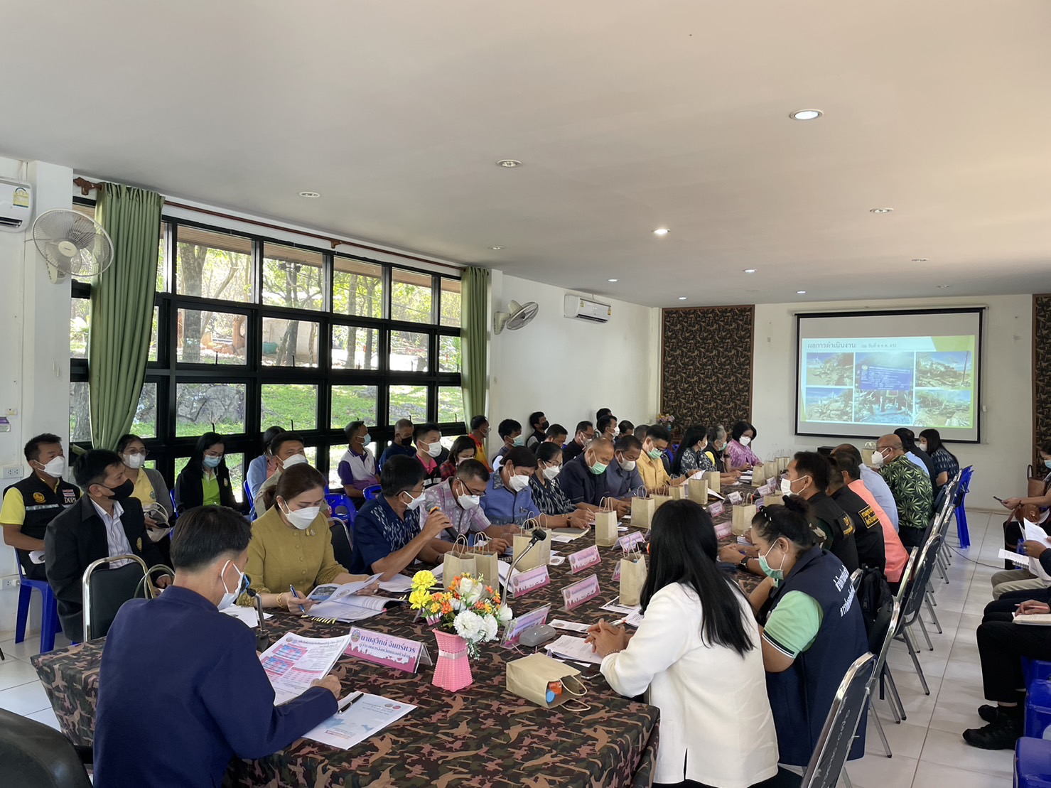 วันที่ 8 ธันวาคม 2565 นายวิทยา ประเสริฐสังข์ ประมงอำเภอโนนสังร่วมประชุมคณะ กรรมการร่วมภาครัฐและเอกชนเพื่อแก้ไขปัญหาทางเศรษฐกิจ (กรอ.)และขับเคลื่อนการท่องเที่ยวของจังหวัด Sky walk ภูแอ่น และร่วมกิจกรรมจิตอาสาพัฒนา ปรับปรุงภูมิทัศน์ บริเวณวัดศิริชัยเจริญธรรม..คลิก