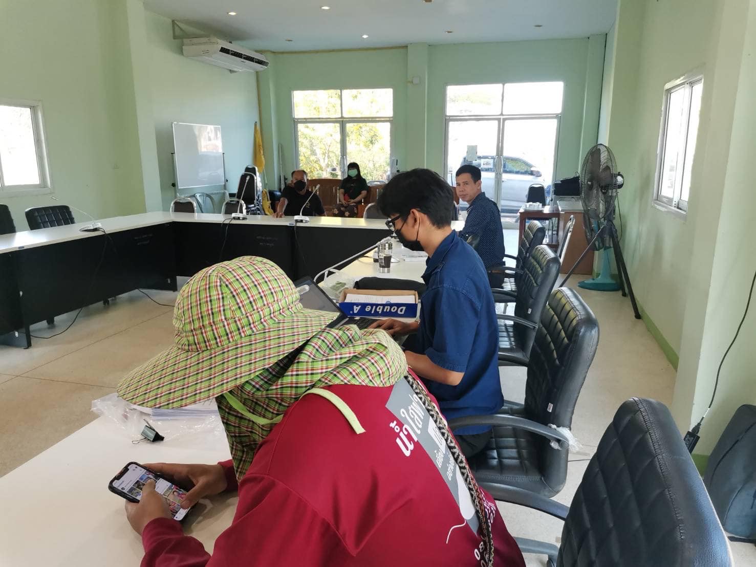 ประมงอำเภอองครักษ์ ออกให้บริการให้คำแนะนำการเข้าใช้โปรแกรมประยุกต์ APD..คลิก