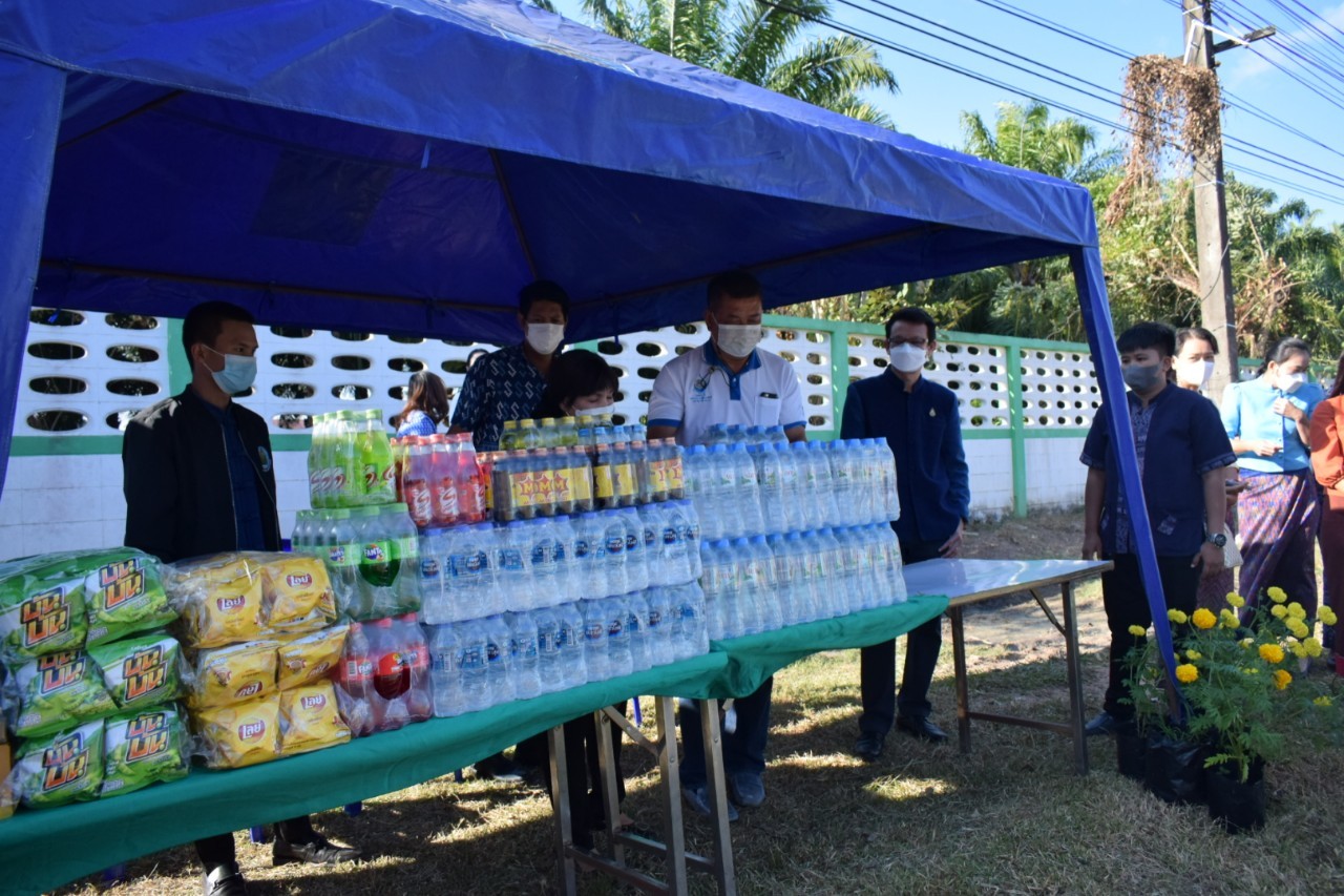 ประมงมุกดาหารร่วมบริการจุดบริการประชาชน ในช่วงเทศกาลปีใหม่ 2566