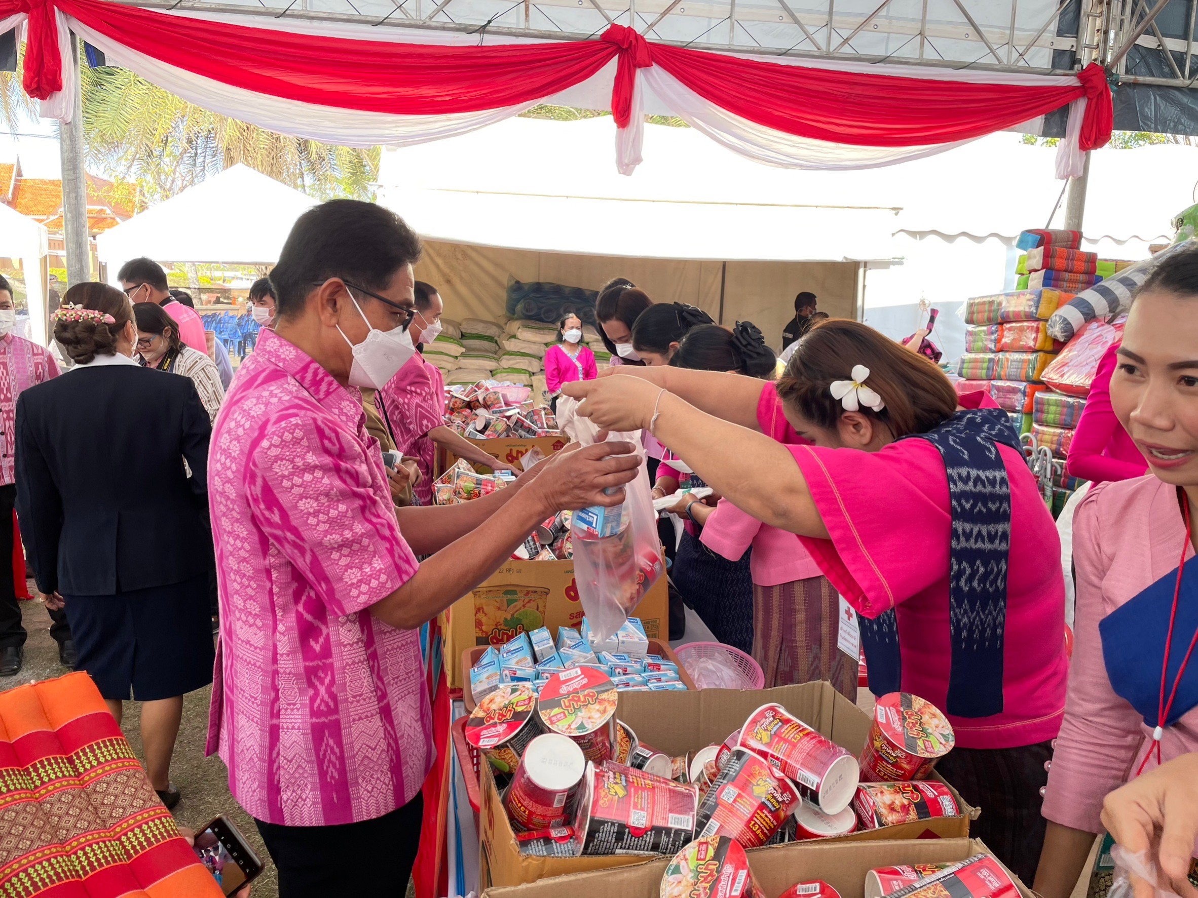 วันที่ 18 มกราคม 2566 lสำนักงานประมงจังหวัดหนองบัวลำภูร่วมพิธีเปิดร้านมัจฉากาชาด ประจำปี 2566..คลิก