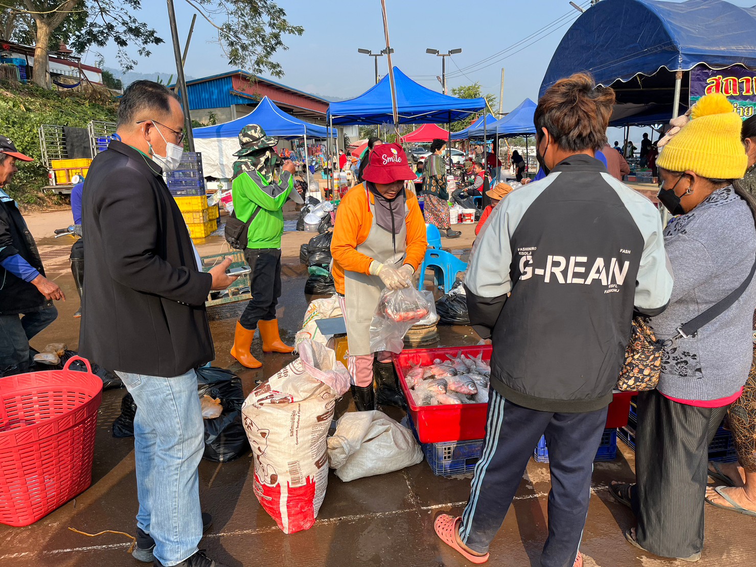 ประชาสัมพันธ์พร้อมให้บริการชาวประมง กลุ่มประมงพื้นบ้านเรือเล้กทะเลชายฝั่ง (บางกระเจ้า)